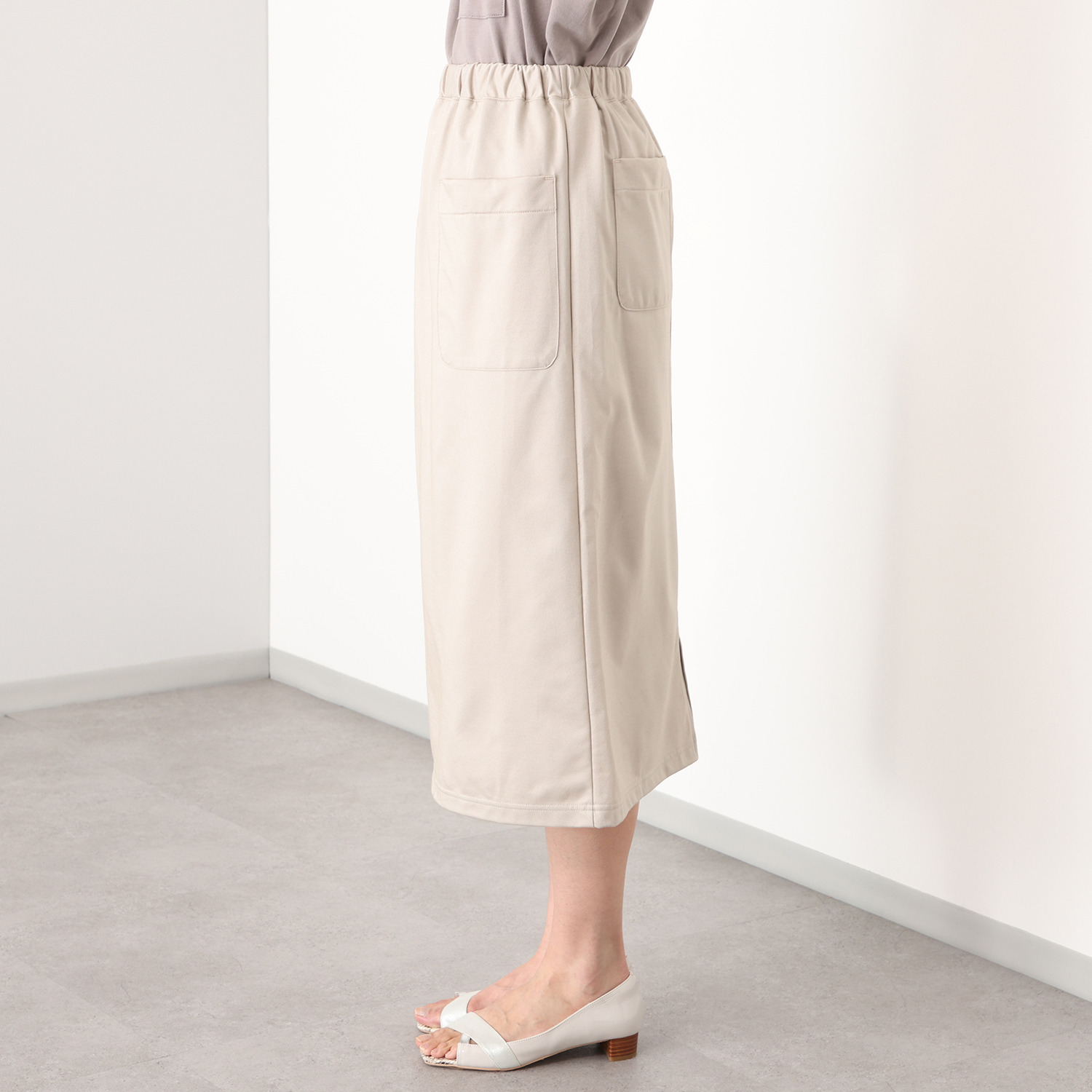 シロヤイチガントウキョウ ベルガモ ツイル ラップ風スカート