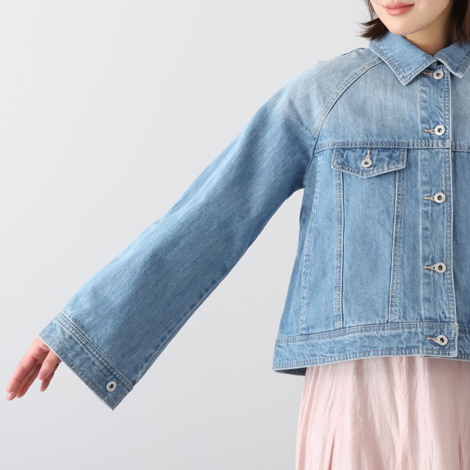 ラソエヌサーティスリー ディグリーズ バイオウォッシュ加工 立体ゆったりシルエット フレアースリーブ デニムジャケット