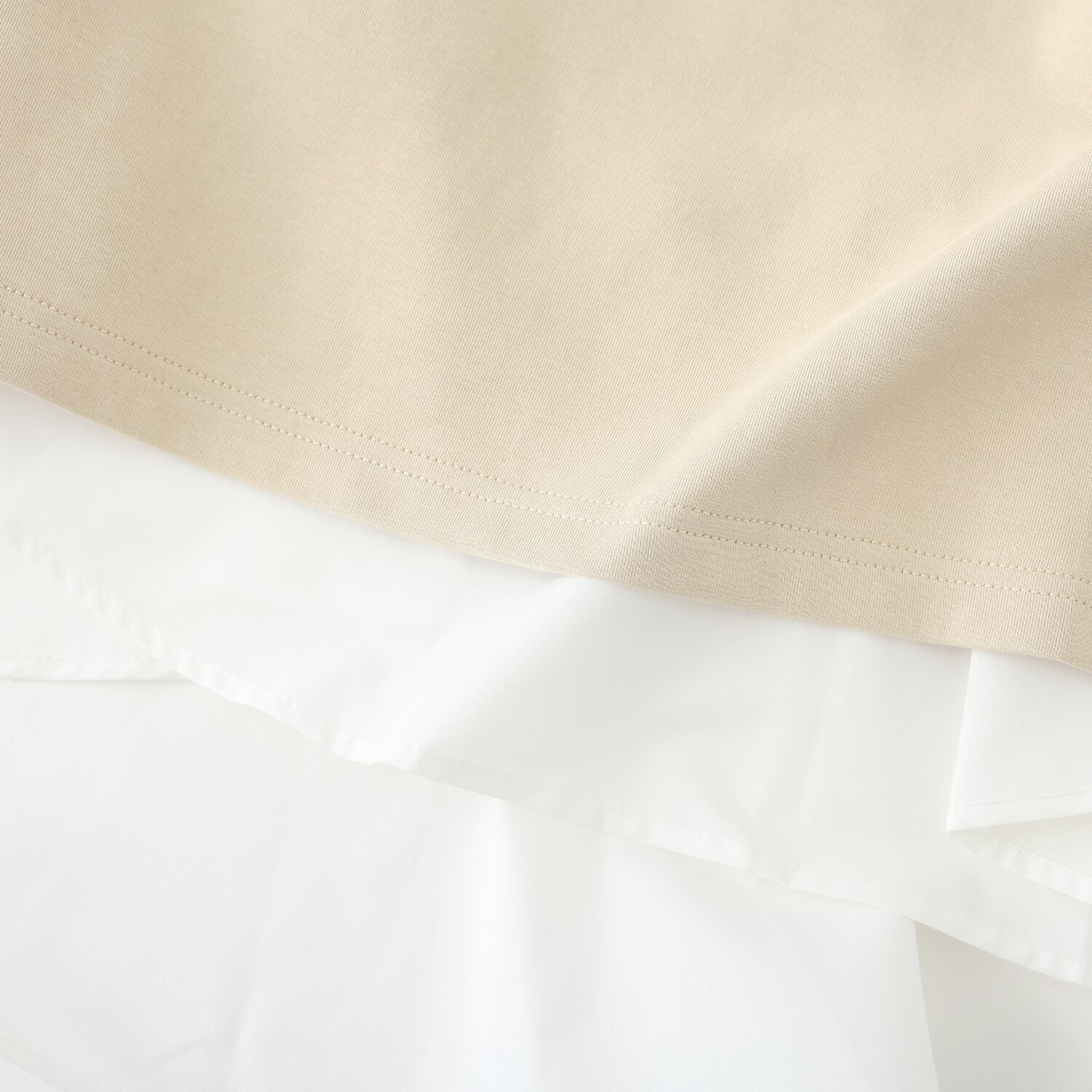 イロプライム １枚で完成！ 異素材重ね モードなプルオーバー