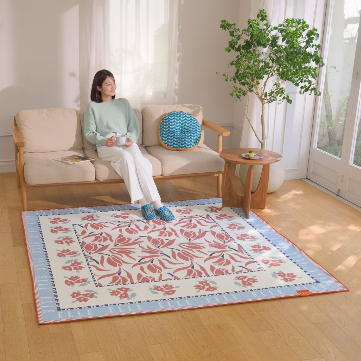 ＥＬＬＥ　ＨＯＭＥ スプリングコレクション シェニールプリントラグ ＜１９０×１９０ｃｍ＞