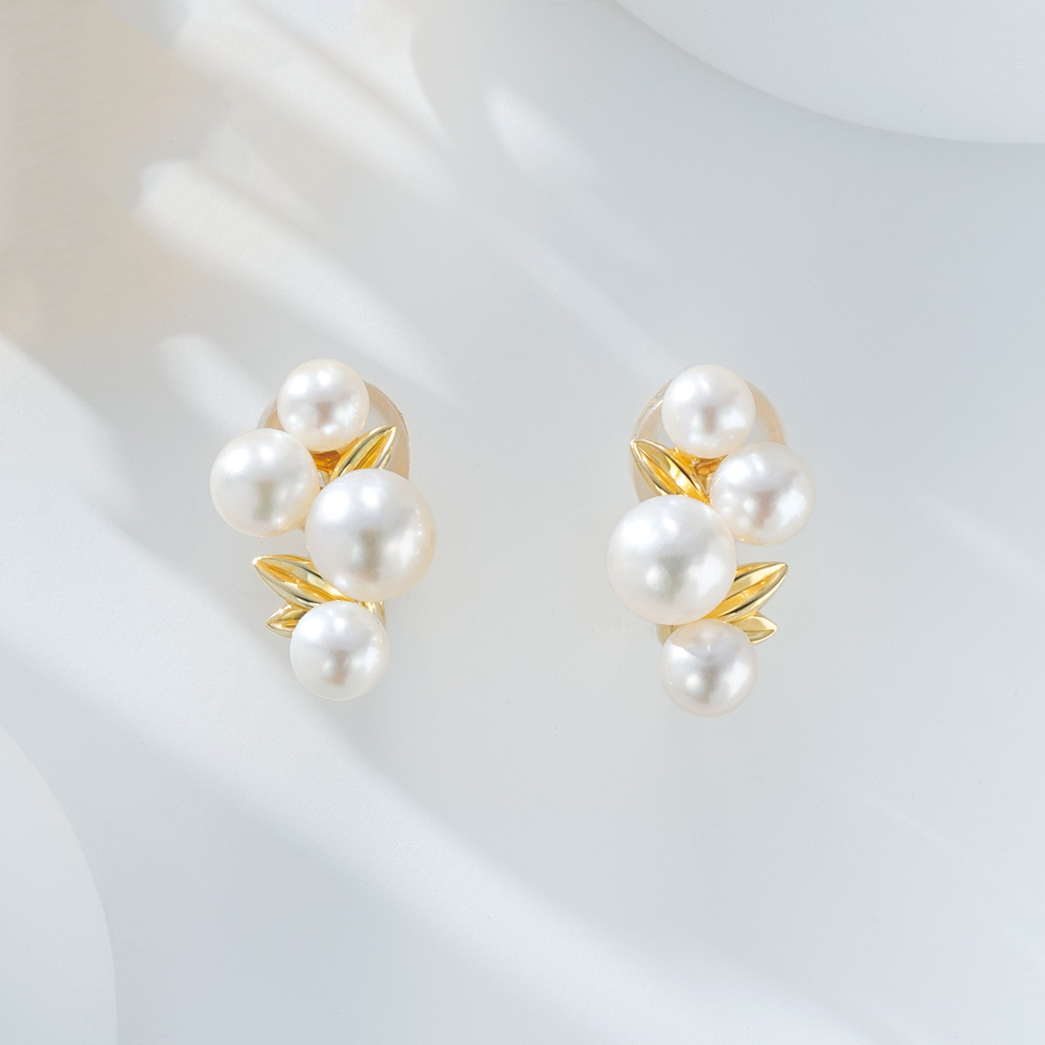 パール　ユリマ 国産 無調色越物 アコヤパール イヤリング／ピアス
