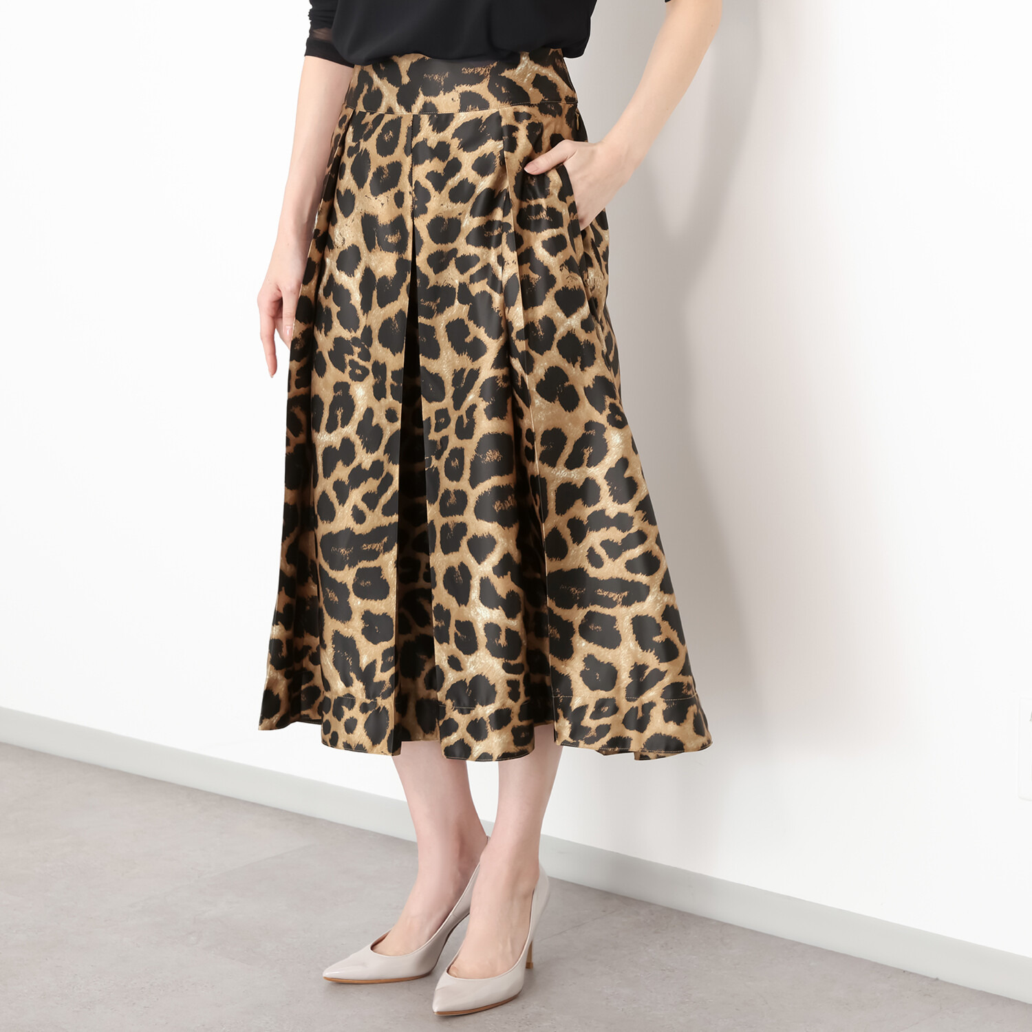 タマミ　ワタナベ ボックスタックスカート “コフレヴェルニ”