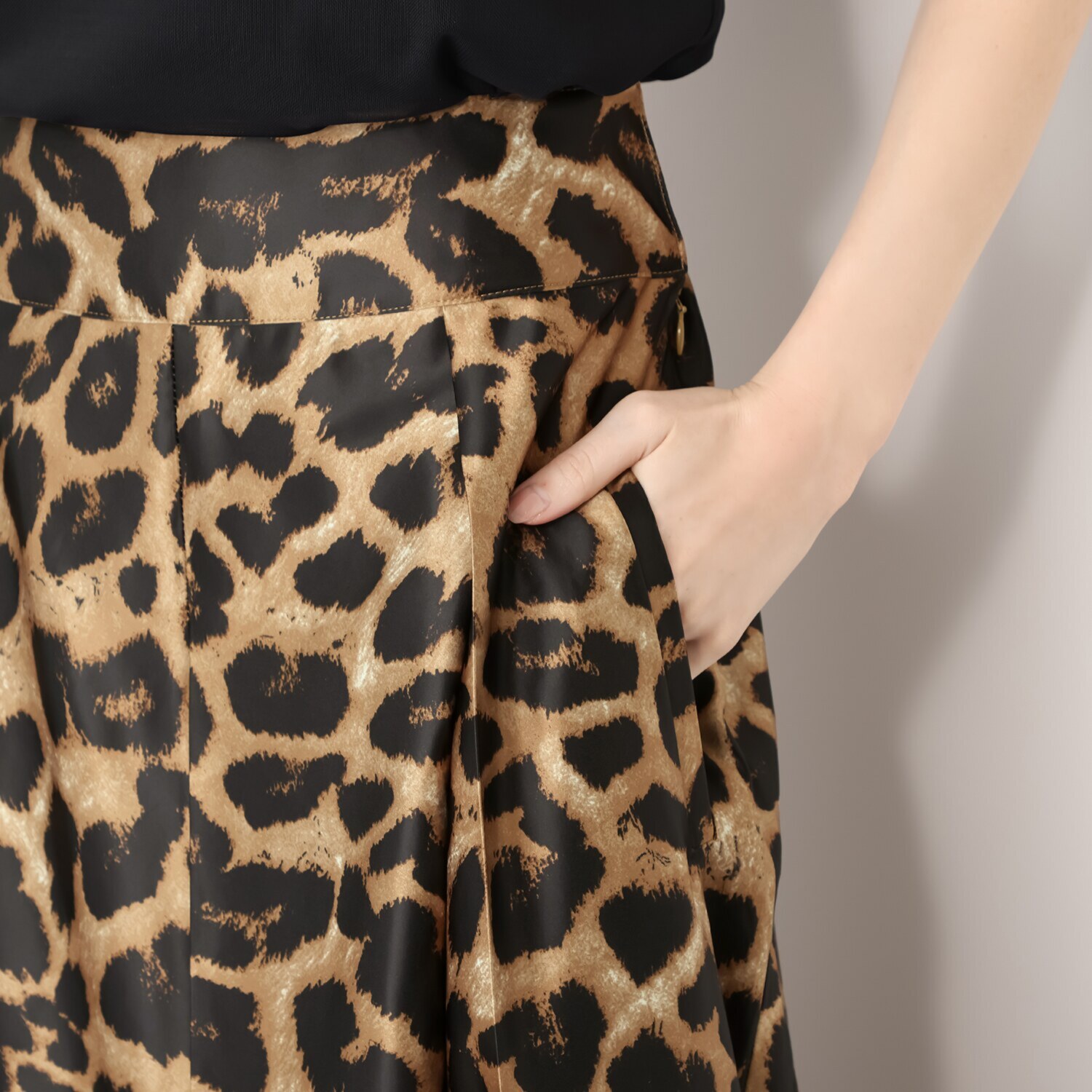 タマミ　ワタナベ ボックスタックスカート “コフレヴェルニ”