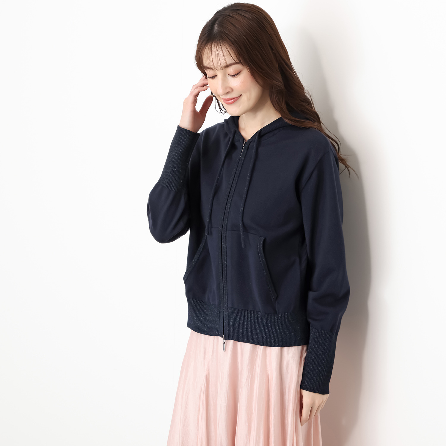 元町ゼラール きちんと＆きれい見え ふんわりコットン混 ラメアクセント ニットパーカー