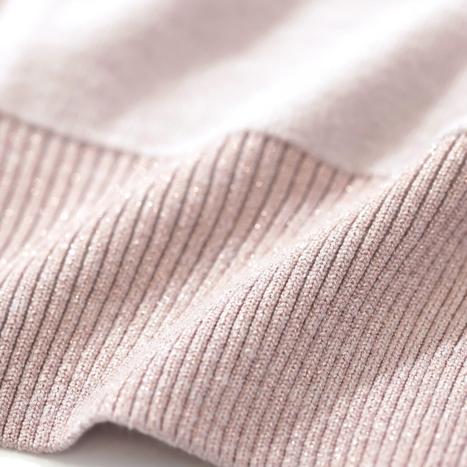 元町ゼラール きちんと＆きれい見え ふんわりコットン混 ラメアクセント ニットパーカー