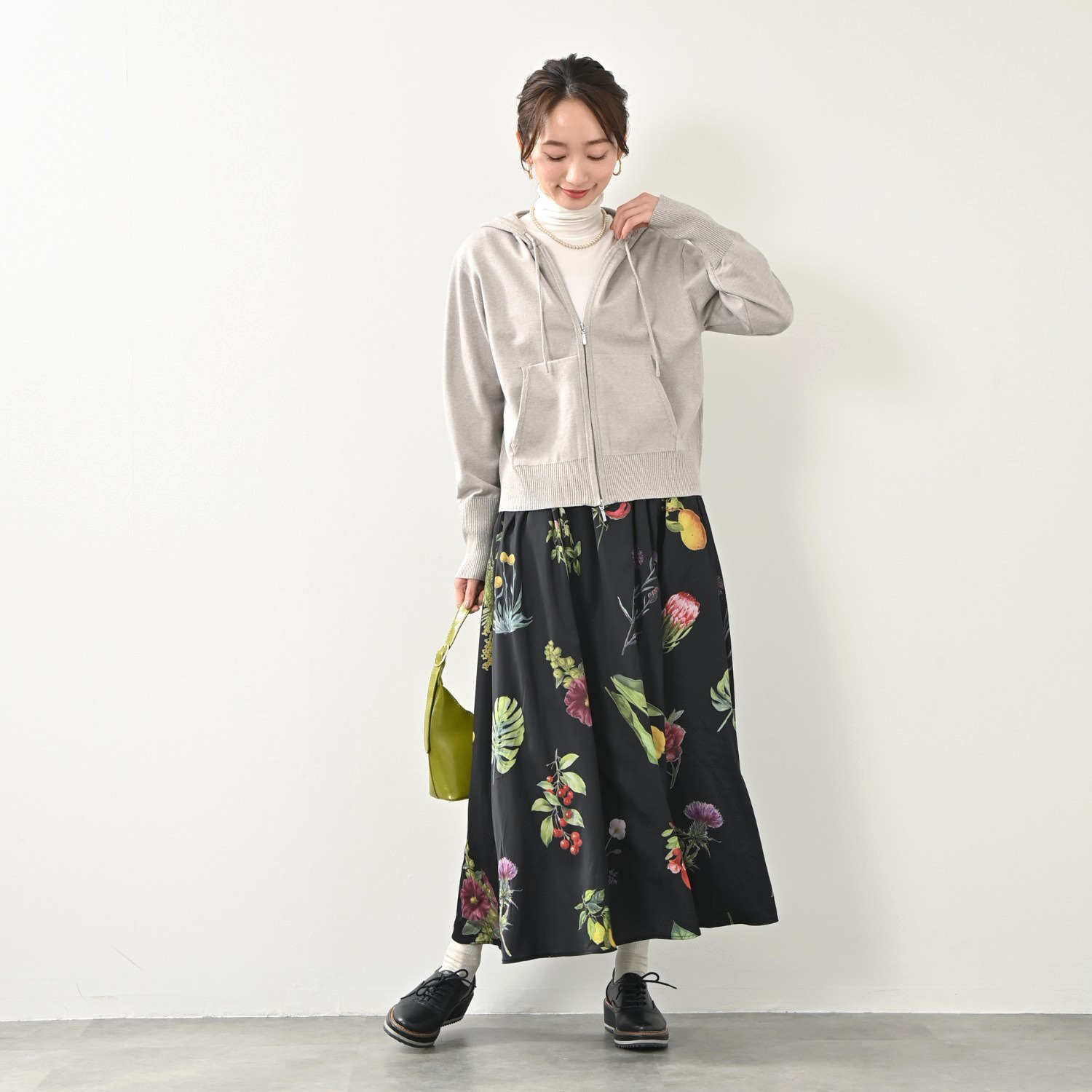 元町ゼラール きちんと＆きれい見え ふんわりコットン混 ラメアクセント ニットパーカー