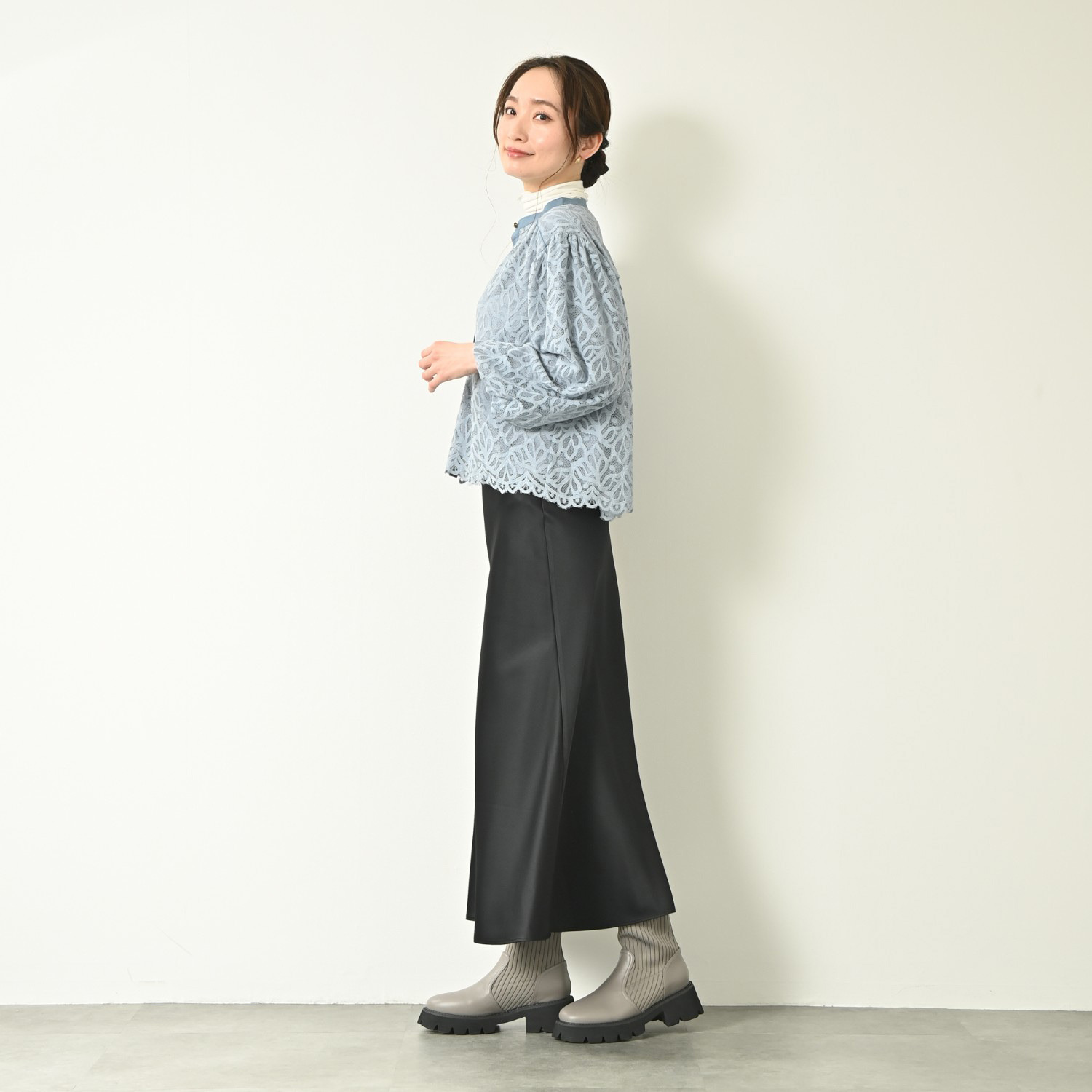 元町ゼラール 華やかラッセルレース ふんわりスリーブ スタンドネックシャツ