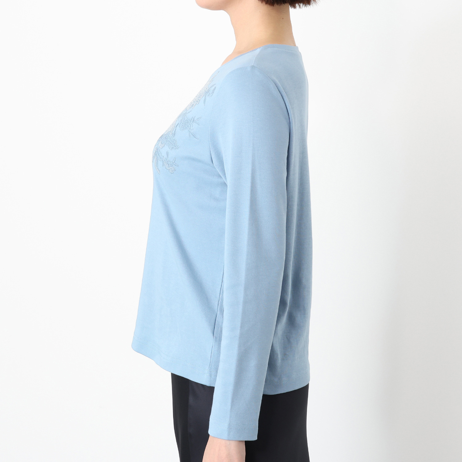 元町ゼラール コットン１００％ フラワー刺しゅう スパンコールアクセント プルオーバー