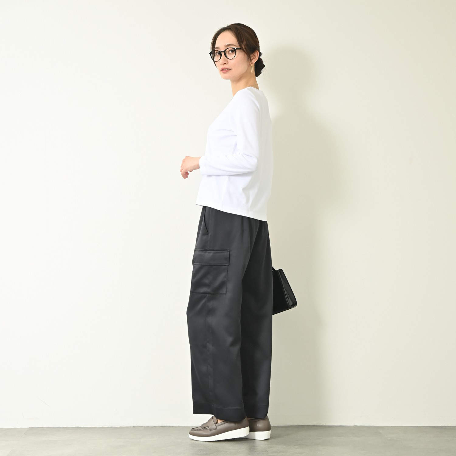 元町ゼラール コットン１００％ フラワー刺しゅう スパンコールアクセント プルオーバー