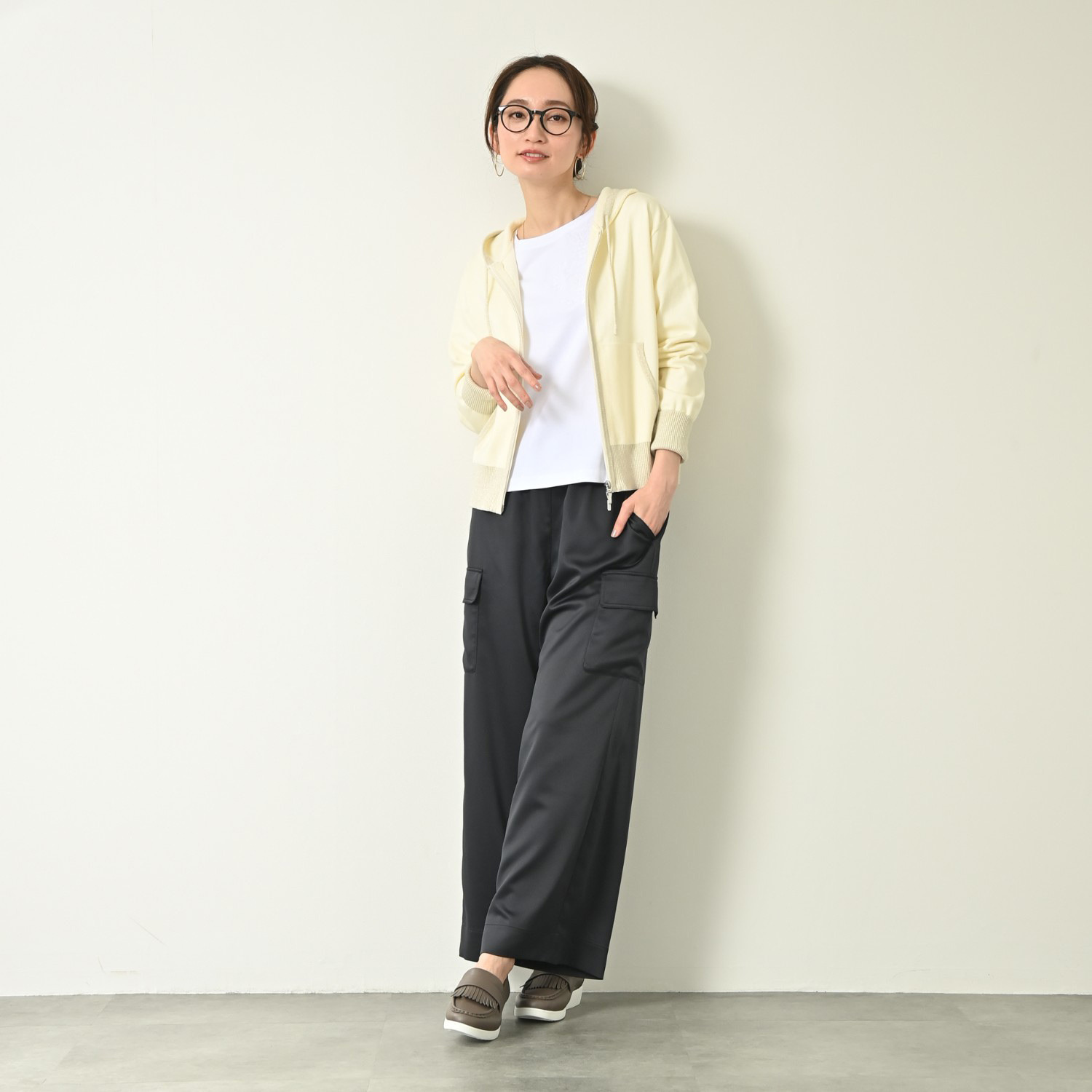 元町ゼラール コットン１００％ フラワー刺しゅう スパンコールアクセント プルオーバー