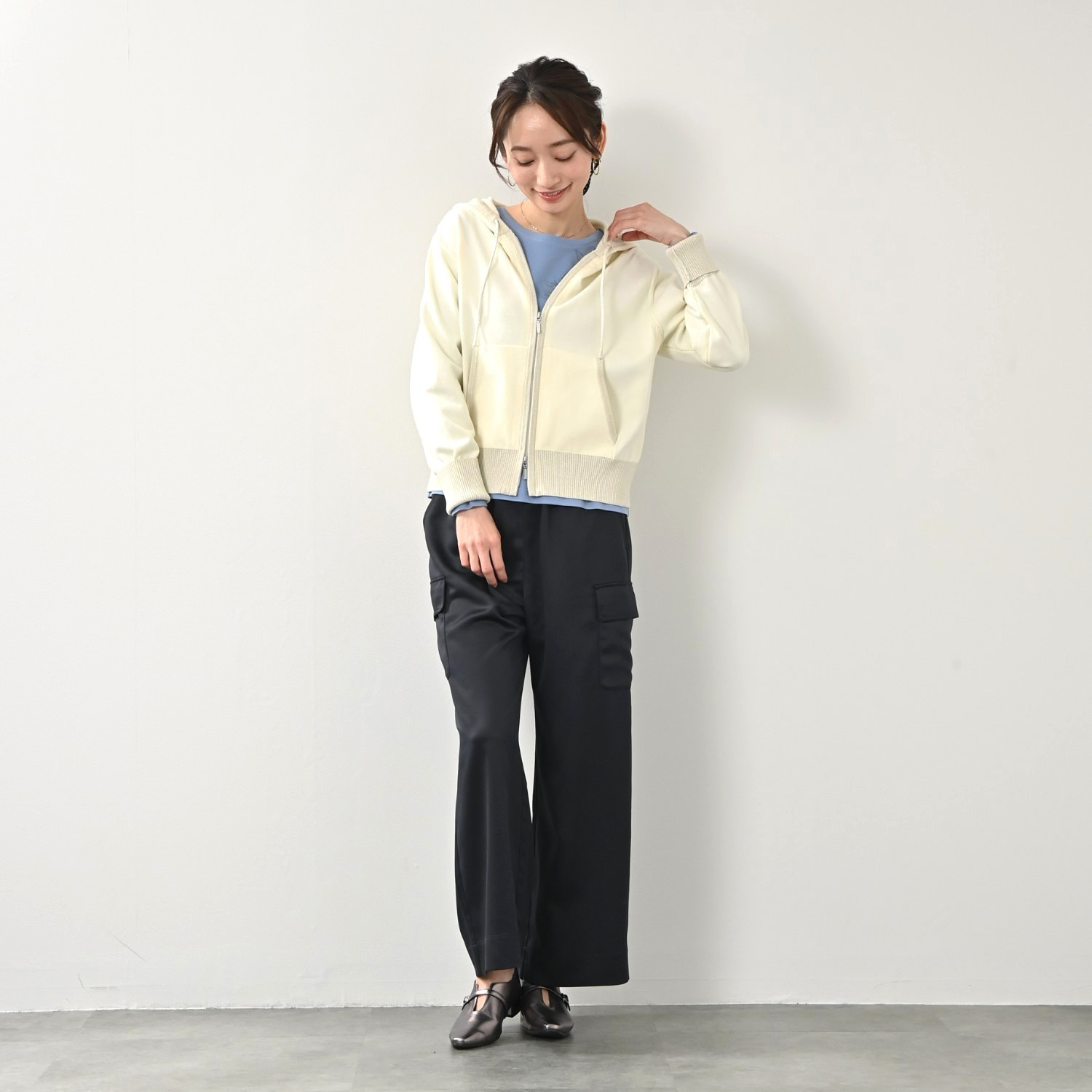 元町ゼラール コットン１００％ フラワー刺しゅう スパンコールアクセント プルオーバー