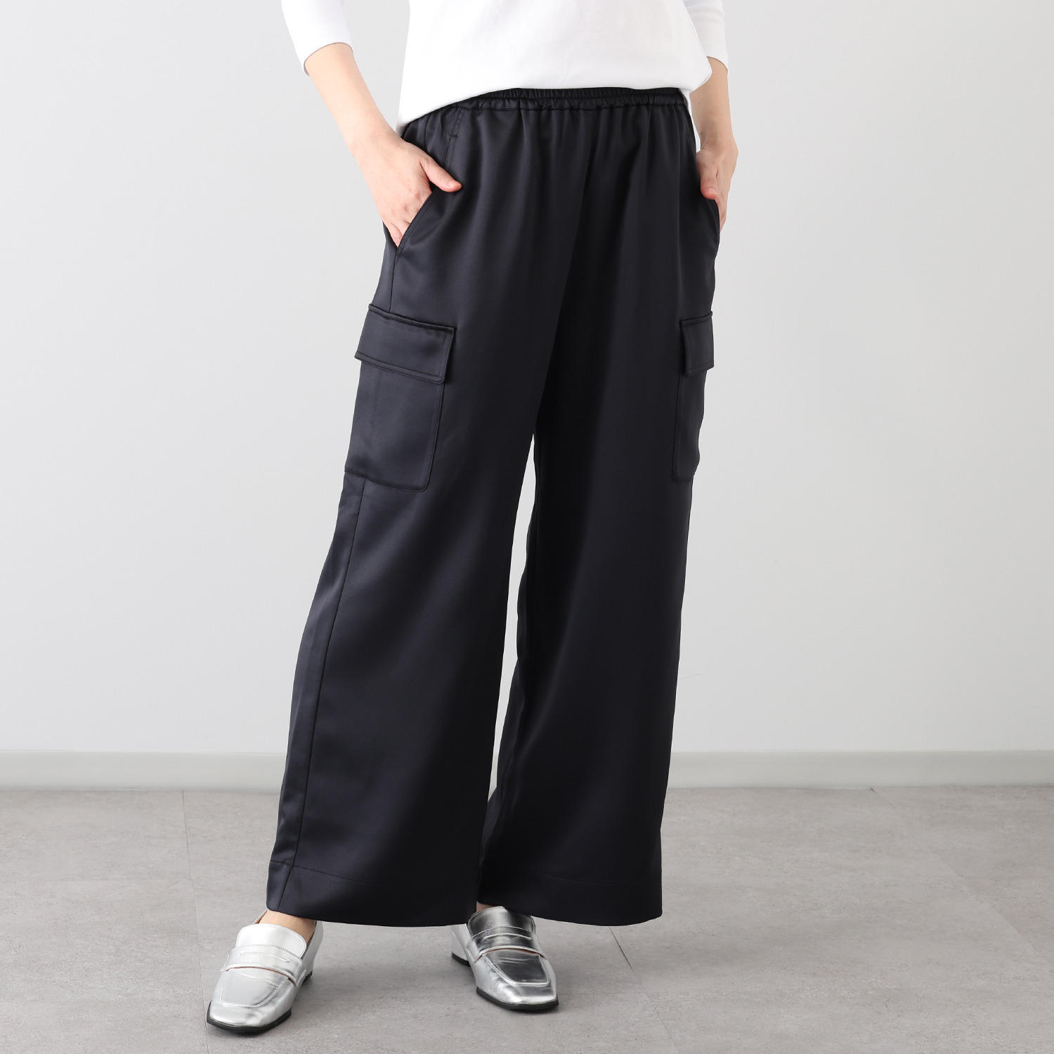 元町ゼラール とろみ＆きれい見えサテン カーゴデザイン 上品ストレートパンツ