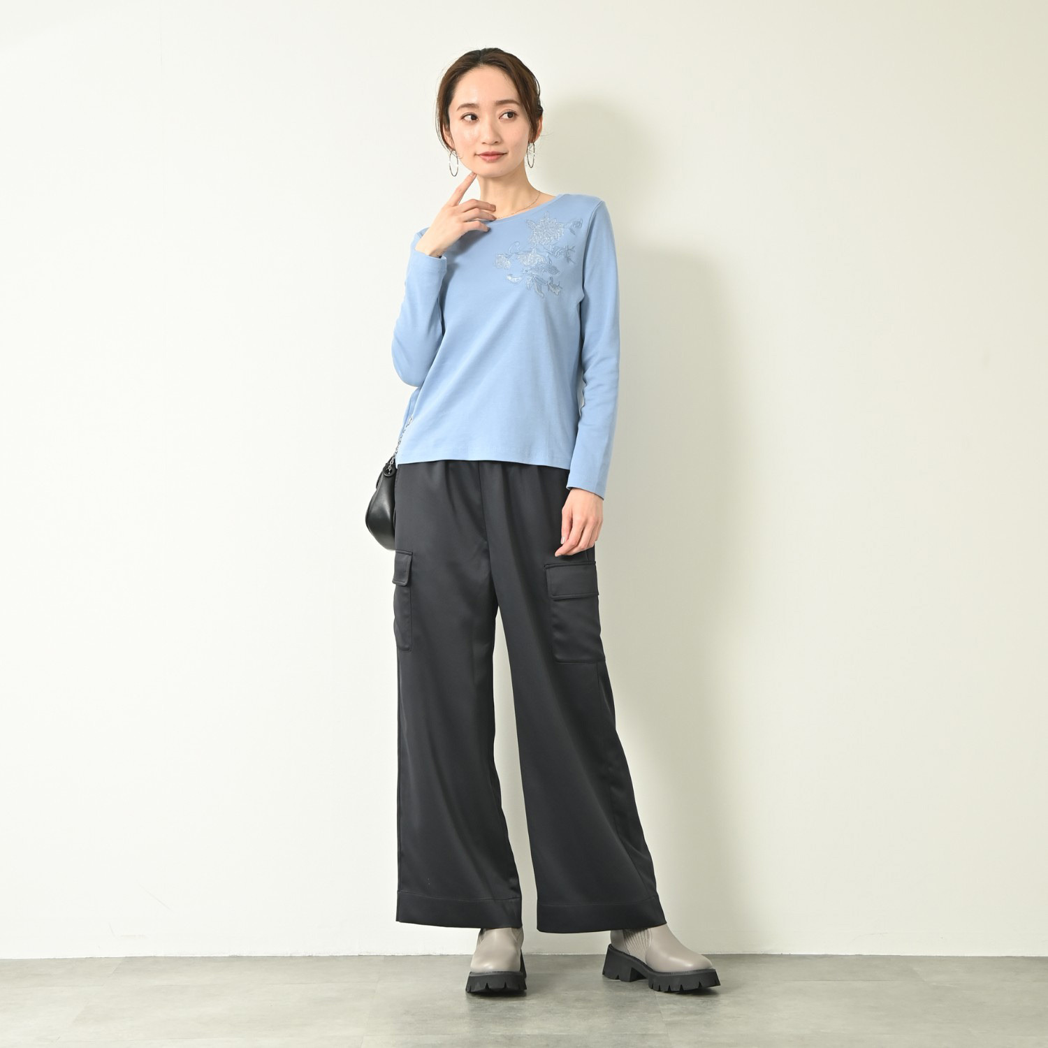 元町ゼラール とろみ＆きれい見えサテン カーゴデザイン 上品ストレートパンツ