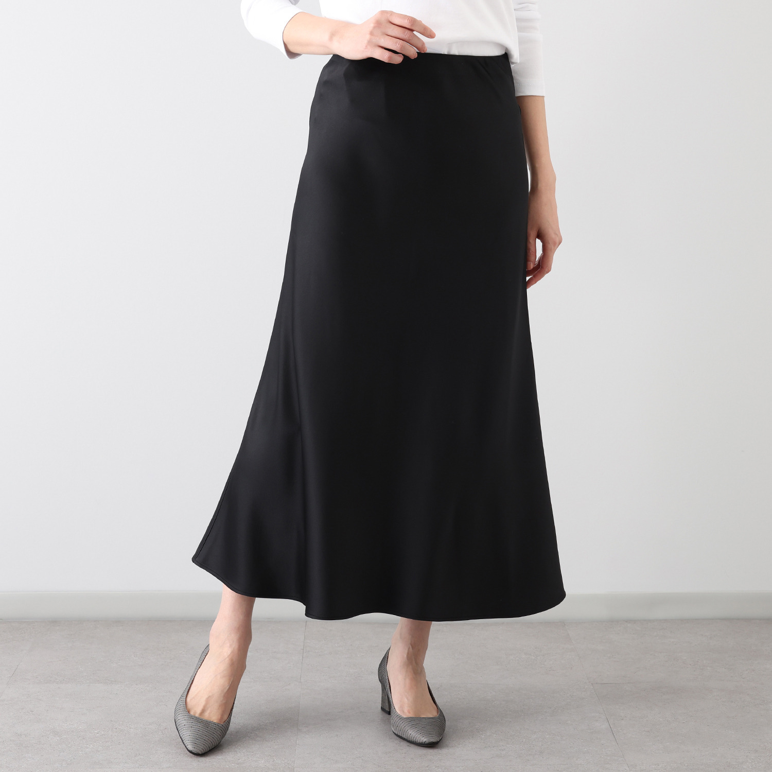 元町ゼラール とろみ＆きれい見えサテン シルエットが美しい フレアースカート