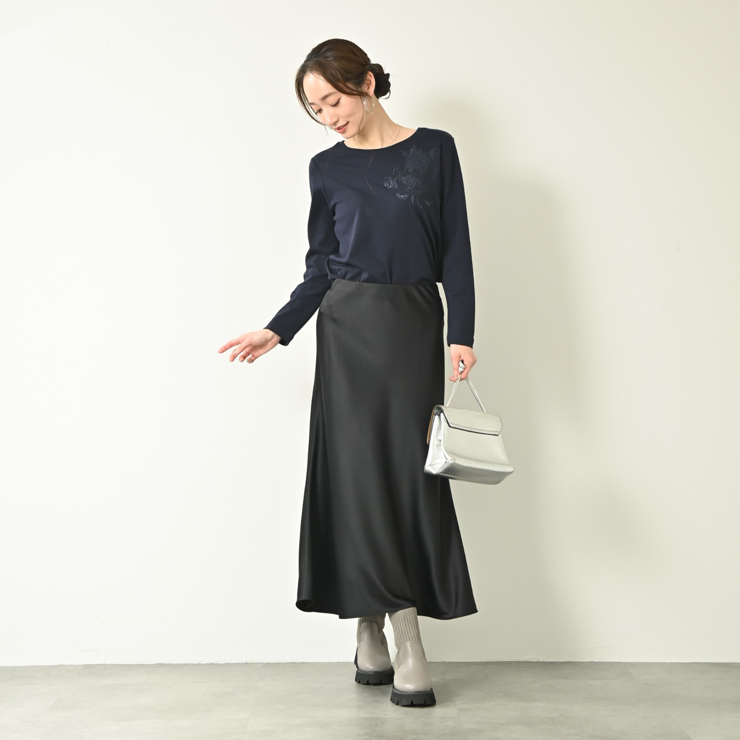 元町ゼラール とろみ＆きれい見えサテン シルエットが美しい フレアースカート