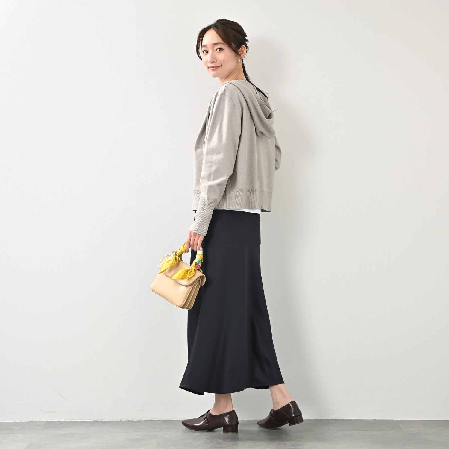 元町ゼラール とろみ＆きれい見えサテン シルエットが美しい フレアースカート