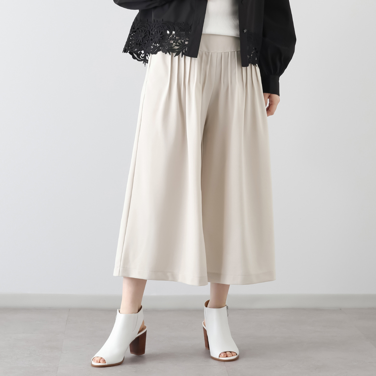 ミミコプラス はき心地楽々 タック使いですっきり見え スカートパンツ