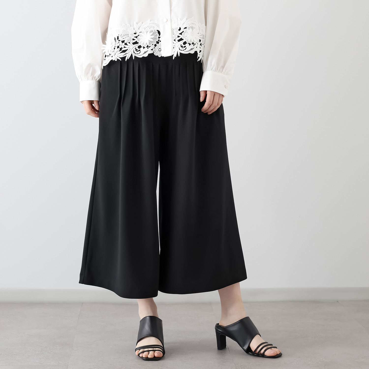 ミミコプラス はき心地楽々 タック使いですっきり見え スカートパンツ