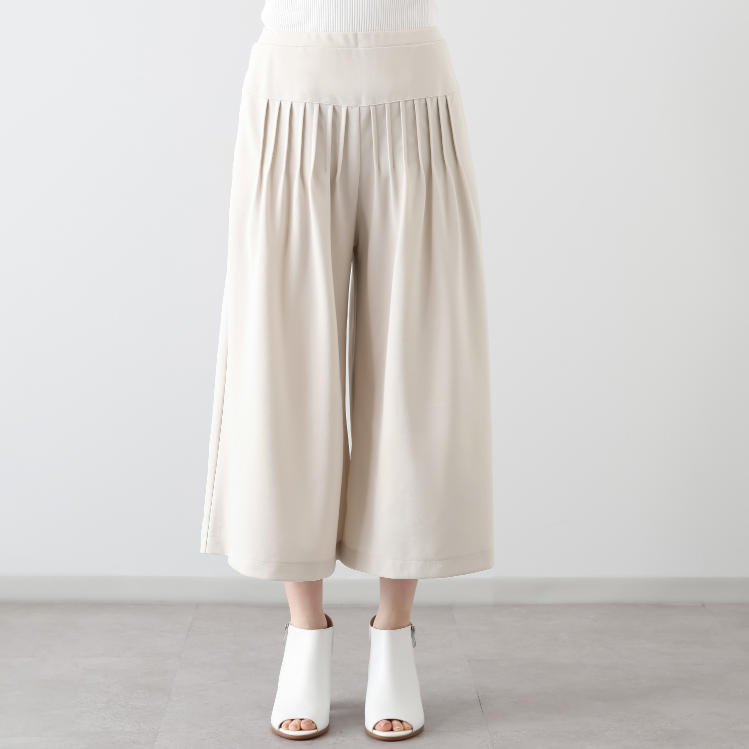 ミミコプラス はき心地楽々 タック使いですっきり見え スカートパンツ