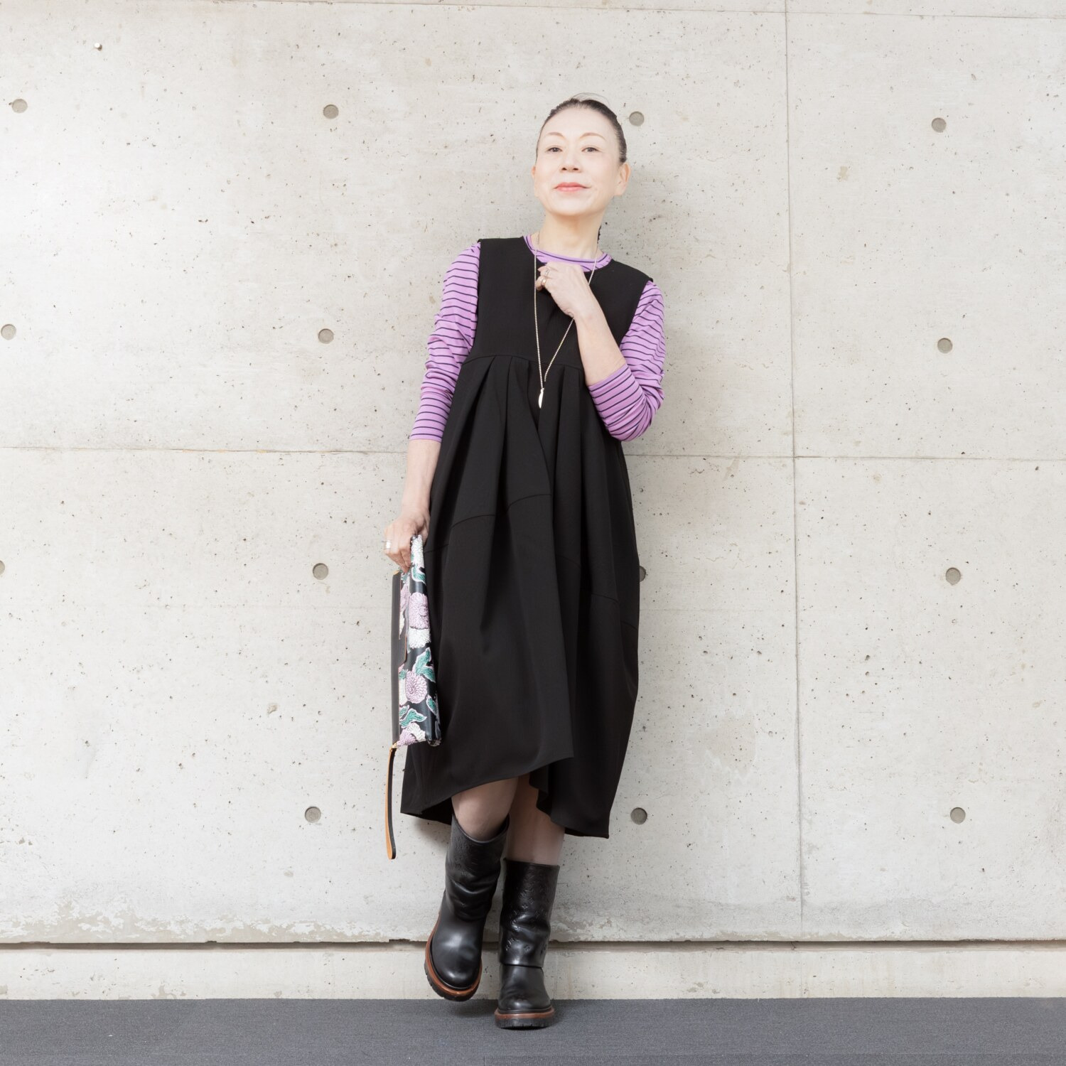 ヒロコ　デシネール シボ感のあるしなやか素材 タックドレープが流れる バレルシルエット ジャンドレワンピース