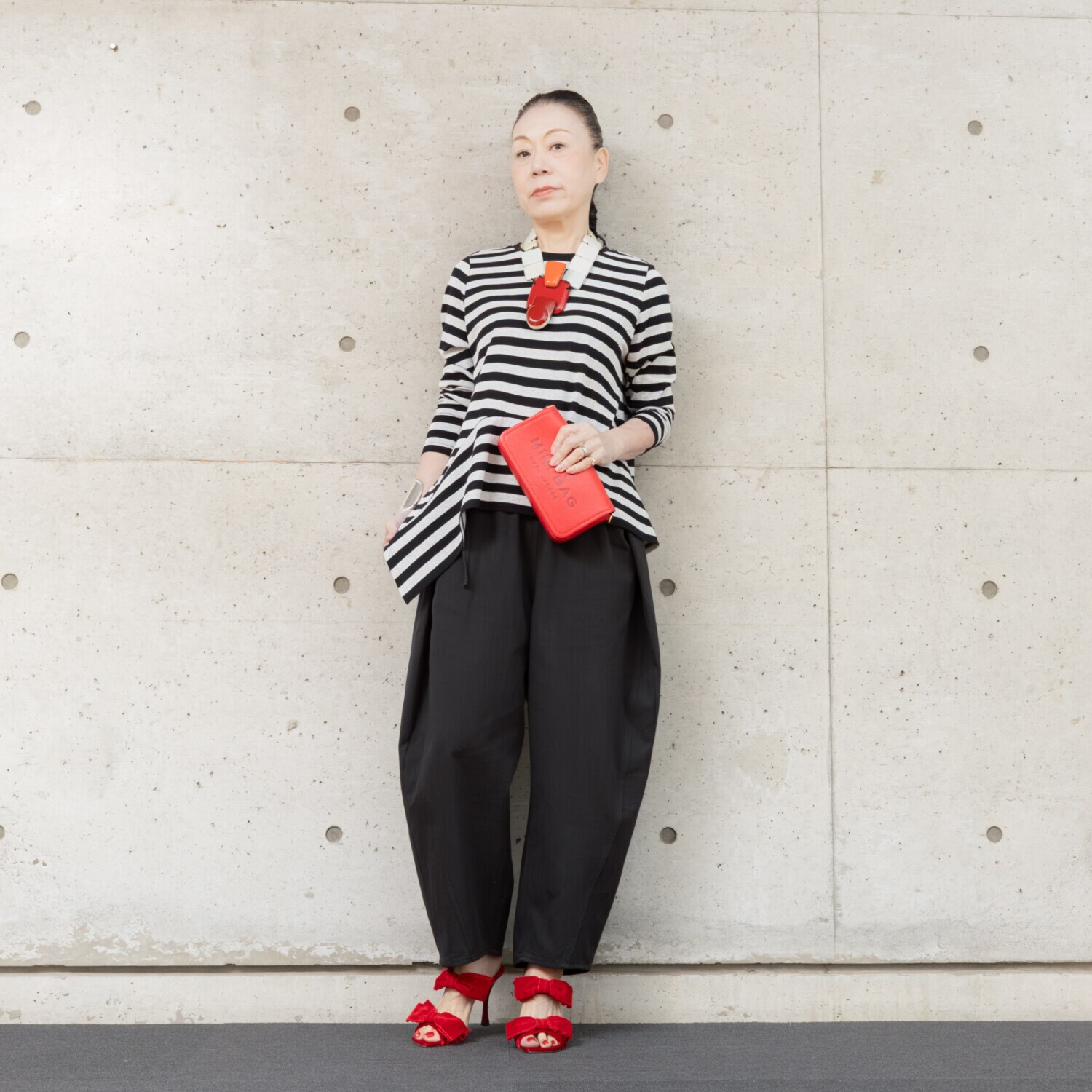 ヒロコ　デシネール ニュースラブデニム 脇タックデザイン ちょこっとモードな バレルシルエットパンツ