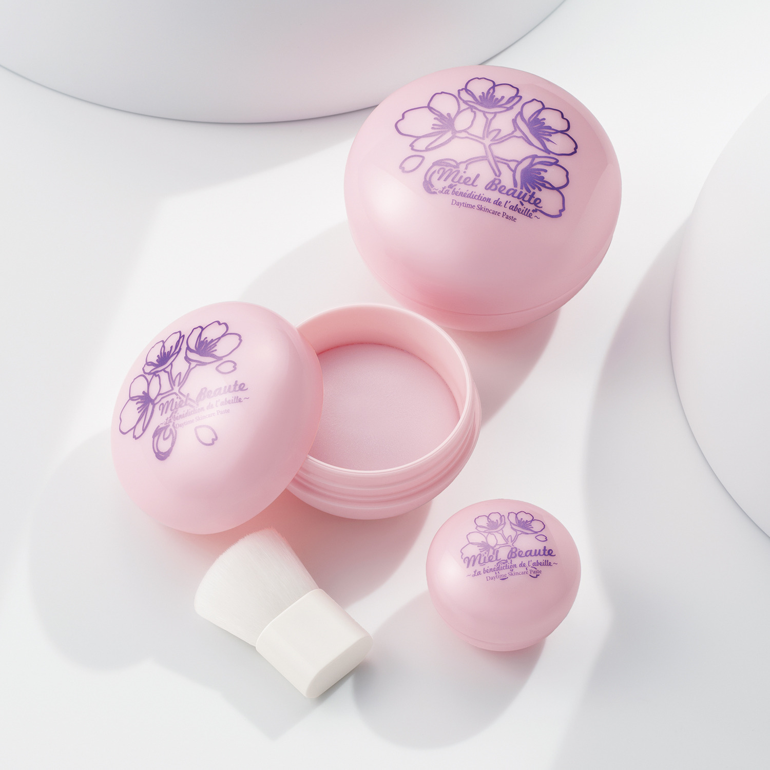 ミエルボーテ 紫桜カラーで透明感 上品なツヤと輝きを演出！ 新デイタイム スキンケアペースト ＜サクラピンク＞ ２．５個分 デビュー特別増量セット