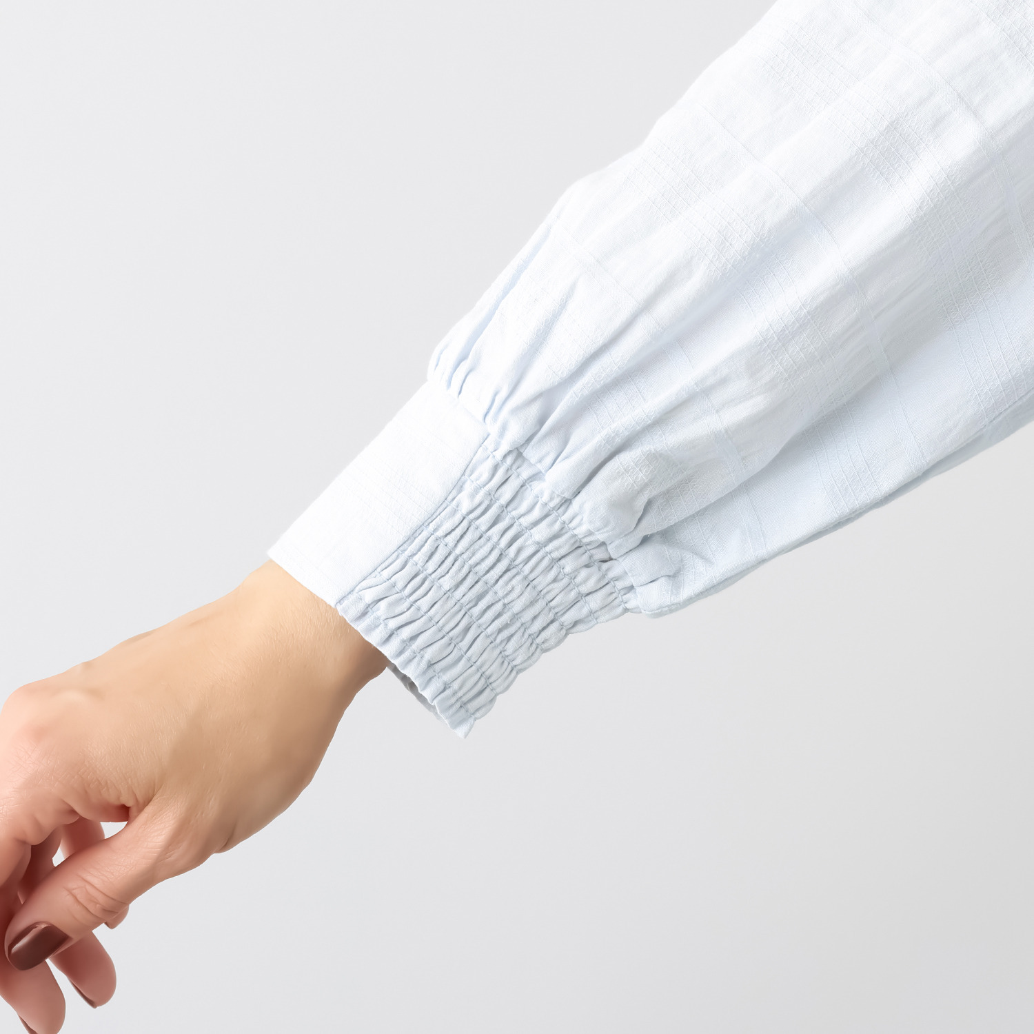 ウノ・ウノ・ドゥーエ 変わり織りボーダー 軽やかコットン パーカー