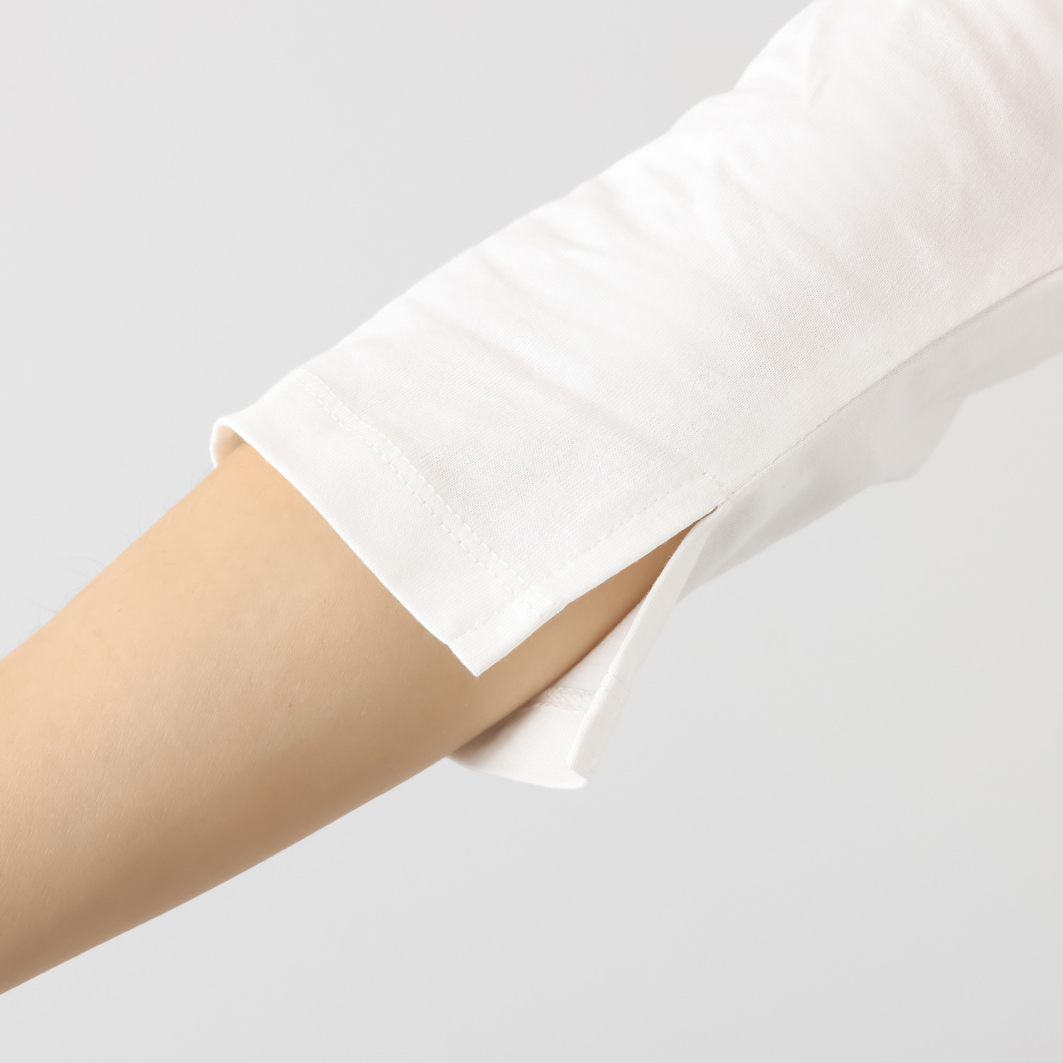 ウノ・ウノ・ドゥーエ 七分袖 箔プリント ロゴＴシャツ