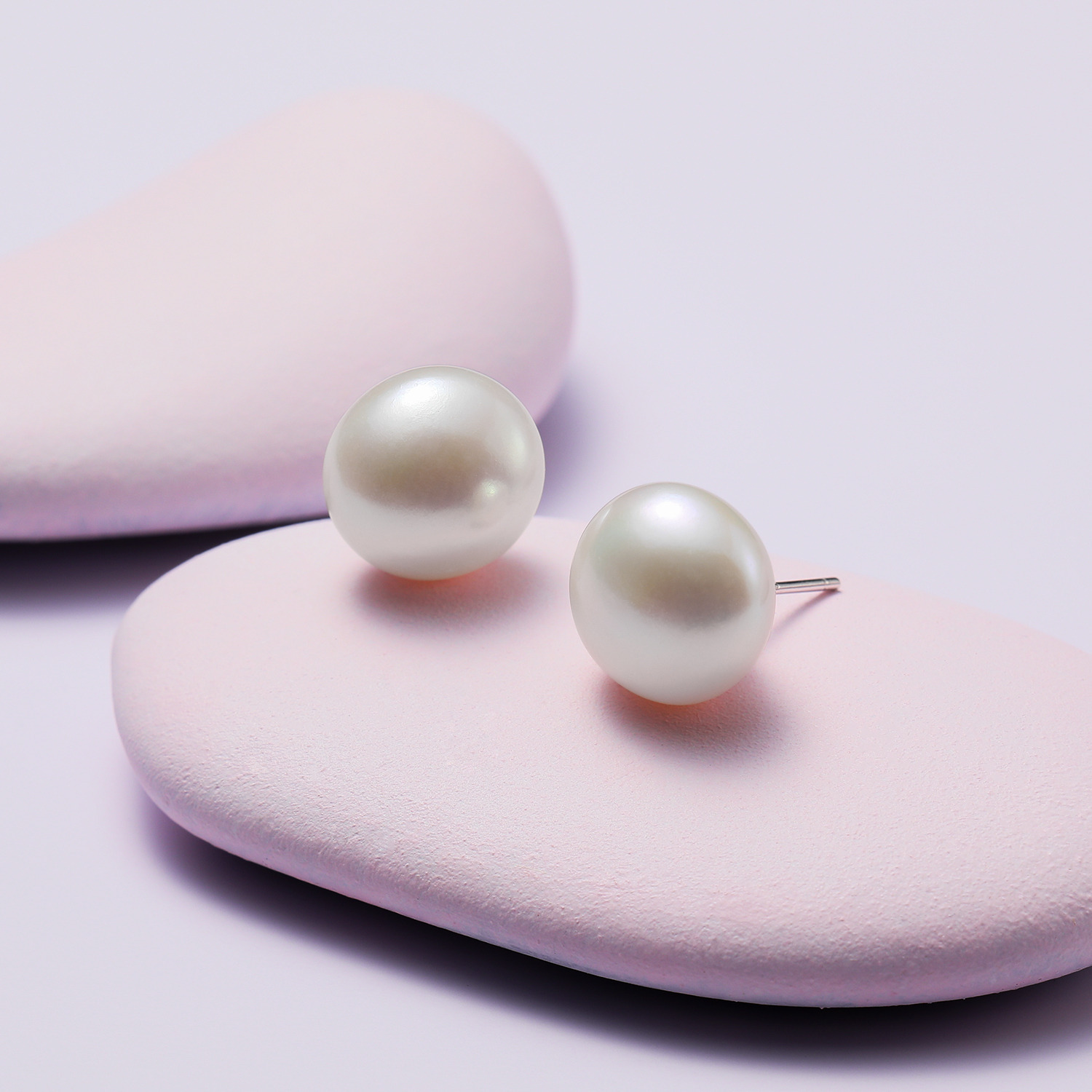 ペレフェリーク シルバー １２ｍｍＵＰ ボリューム淡水パール スタッドピアス