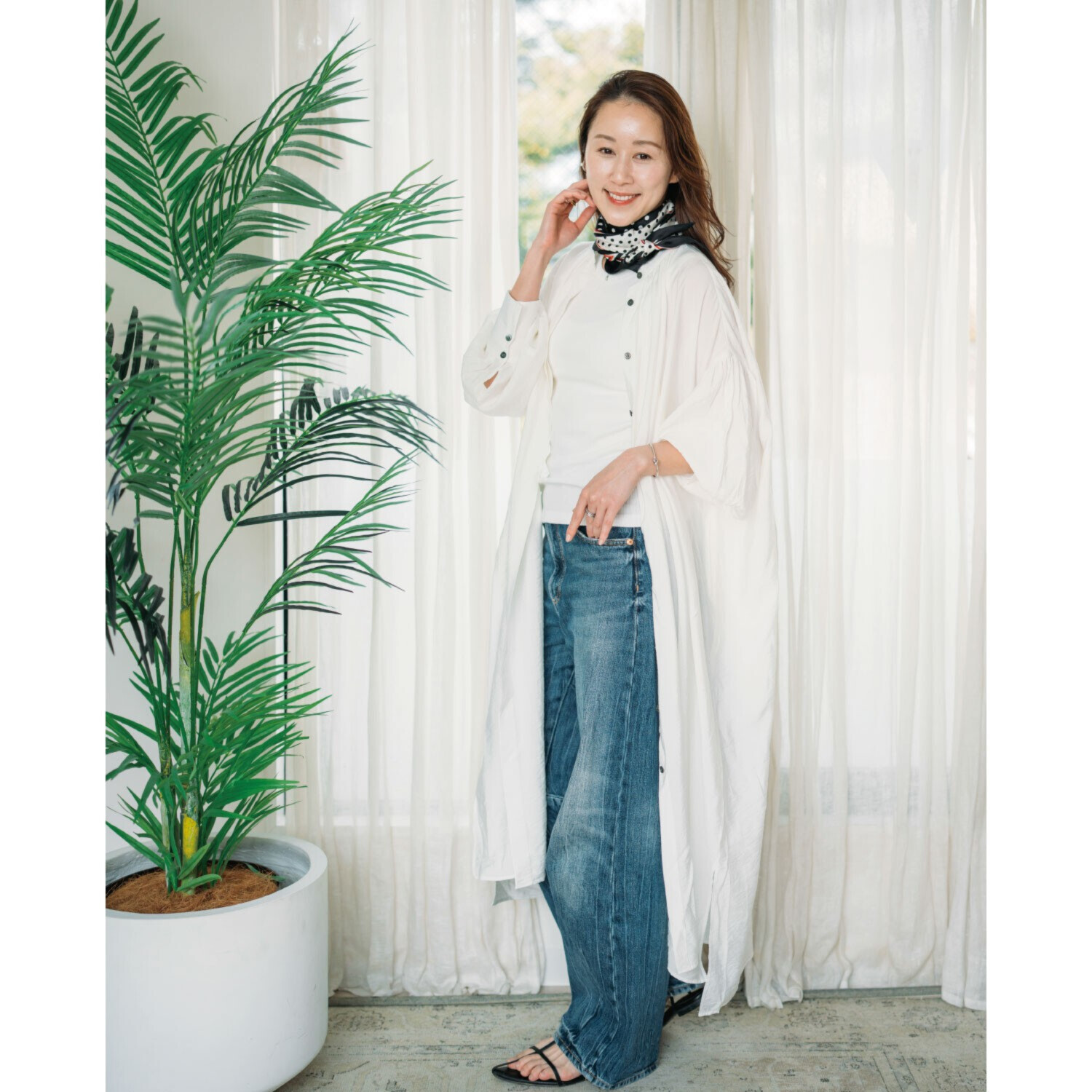 ヘ・エラ 大人のおしゃれで細見え ギャザーたっぷり バンドカラーワンピース