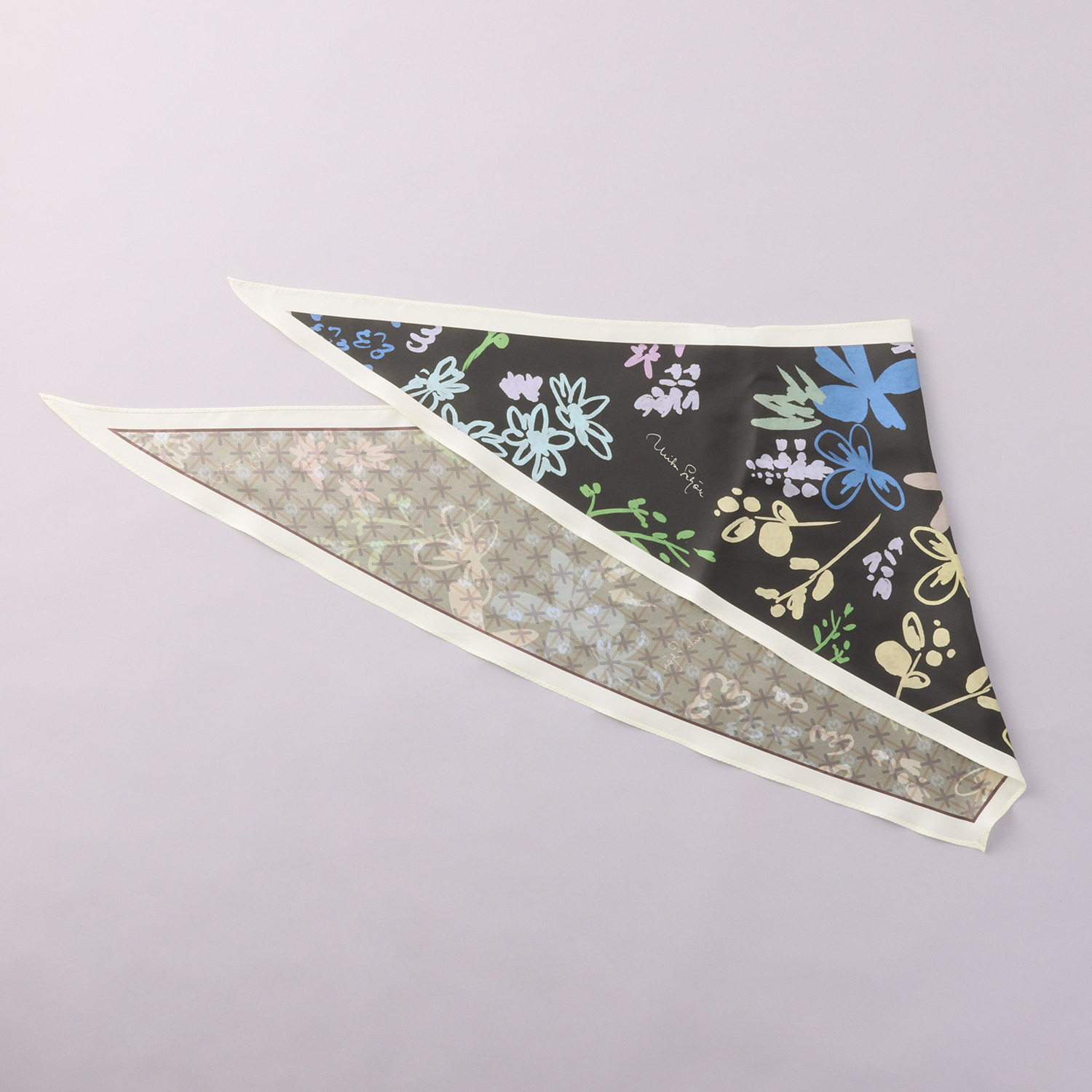 ミラ・ショーン シルク１００％ リバーシブル トライアングルスカーフ