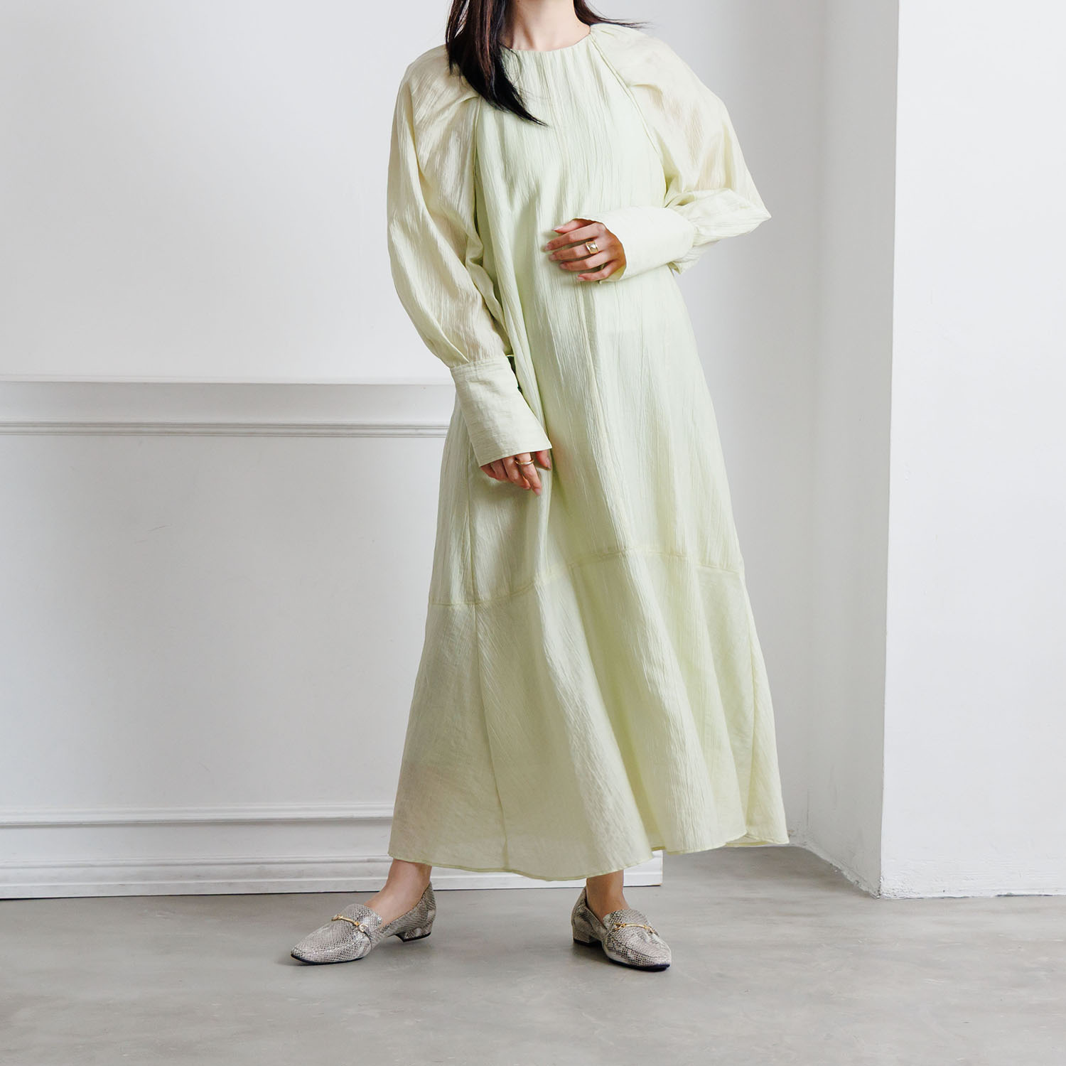 卑弥呼 はっ水レザー かかとシャーリング ソフトローファー