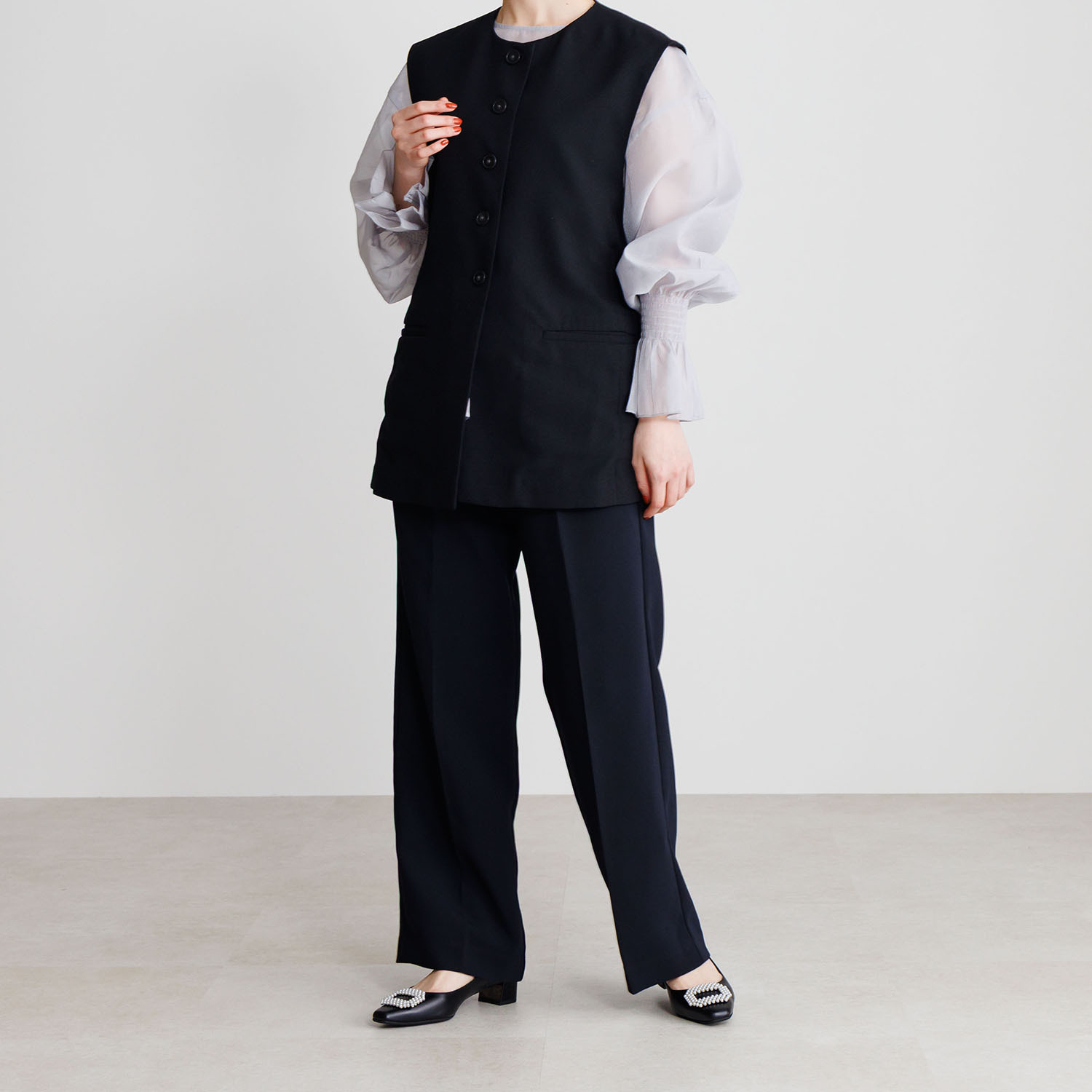 卑弥呼 はっ水レザー ４ｃｍヒール パールビジュウパンプス