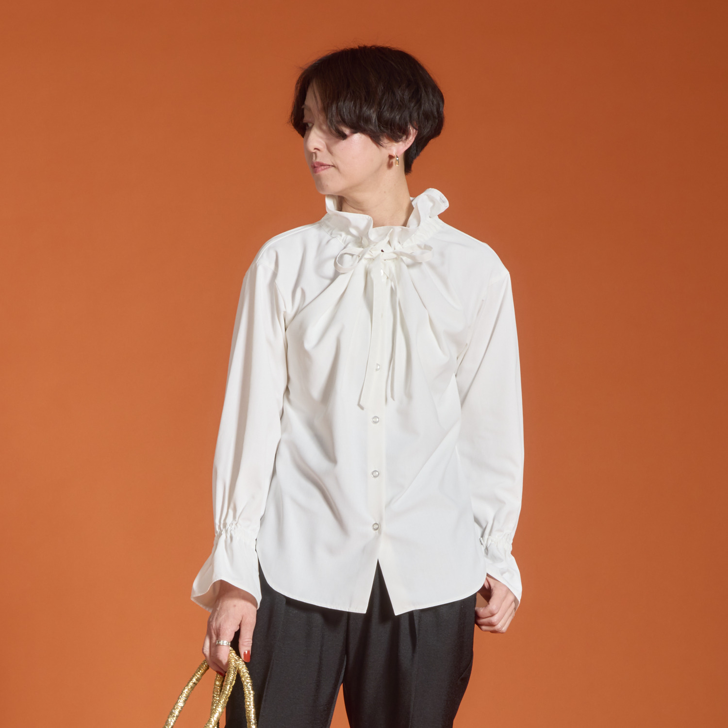 ボン・ブリコラージュ バイ　レイコ・ホウセンジ これ一枚できれいにキマる 大人の女性の フリルカラーブラウス