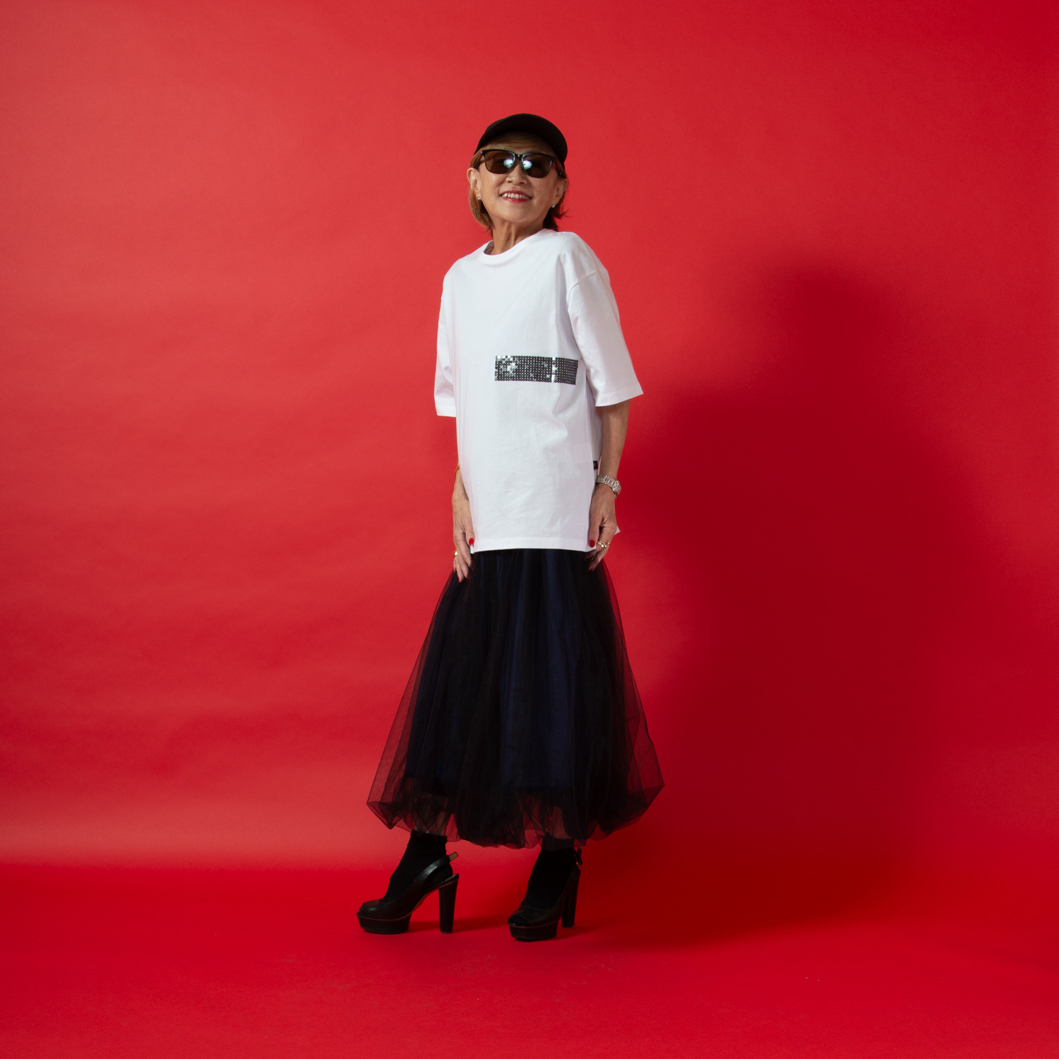 ミニマライズプラス ちょっとモード感をプラス 着心地を大切にし 軽やかさを意識 控えめなスパンコールを ほどこしたプルオーバー