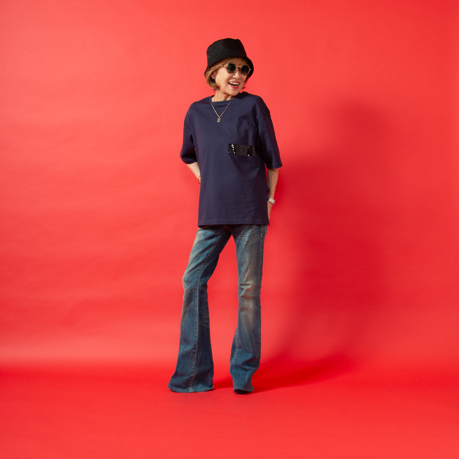 ミニマライズプラス ちょっとモード感をプラス 着心地を大切にし 軽やかさを意識 控えめなスパンコールを ほどこしたプルオーバー