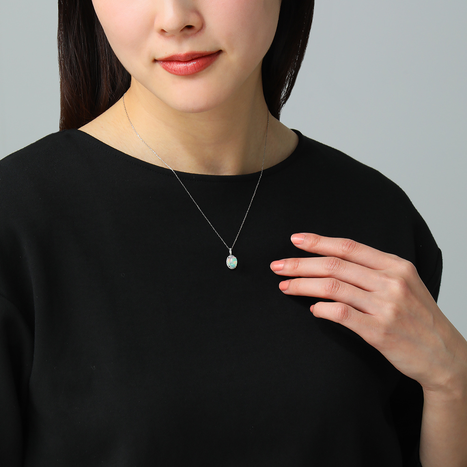 サープライズ プラチナ９５０ １カラットＵＰオパール＆ ダイヤモンド オーバルカボション ペンダント