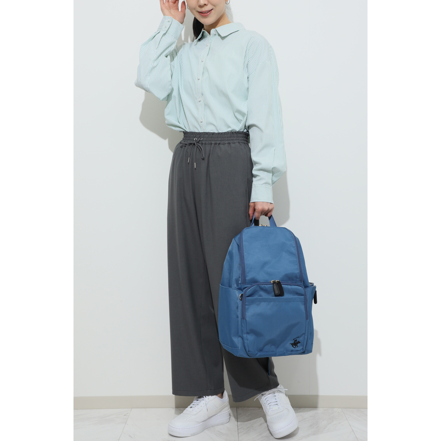 ビバリーヒルズ ポロクラブ ホースチャーム付 さまざまなシーンで使える たっぷり１５ポケット 軽量バックパック