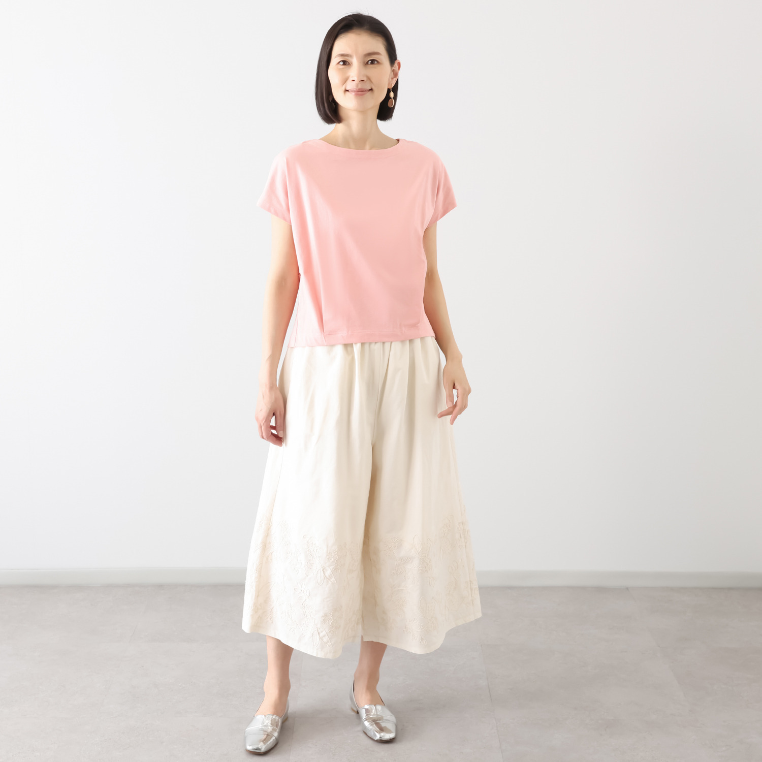 エバーグリーン エバーモア リーフ柄刺しゅう ワイドパンツ