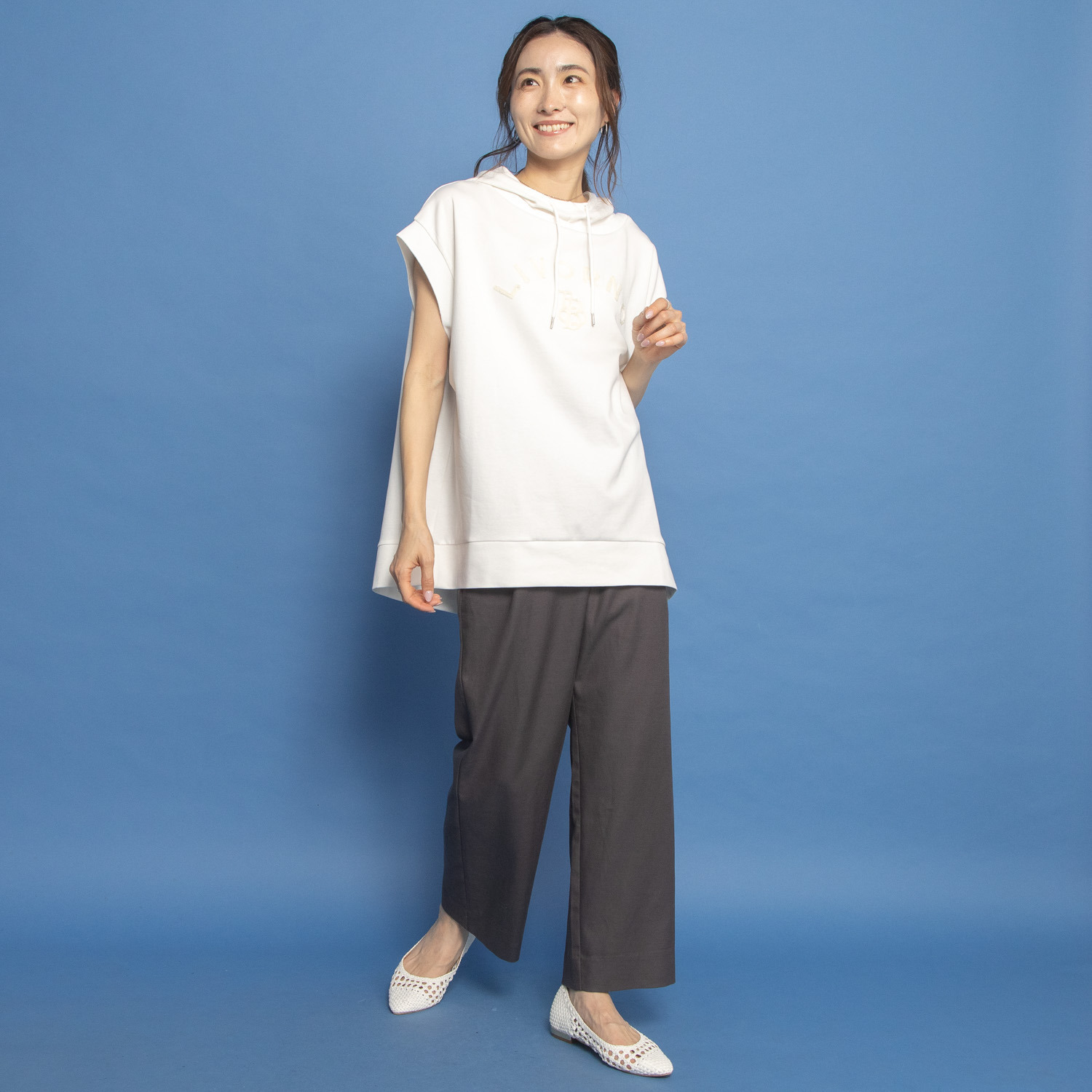 オンザビーバイサマーミー 大人のカジュアルを シックに装う ワイドストレートパンツ