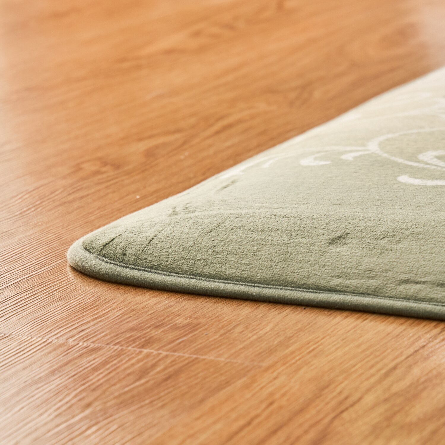 イケヒコ なだらか傾斜で つまずきにくい！ もっちりボリューム フリーエッジラグ ＜１８０×２４０ｃｍ＞