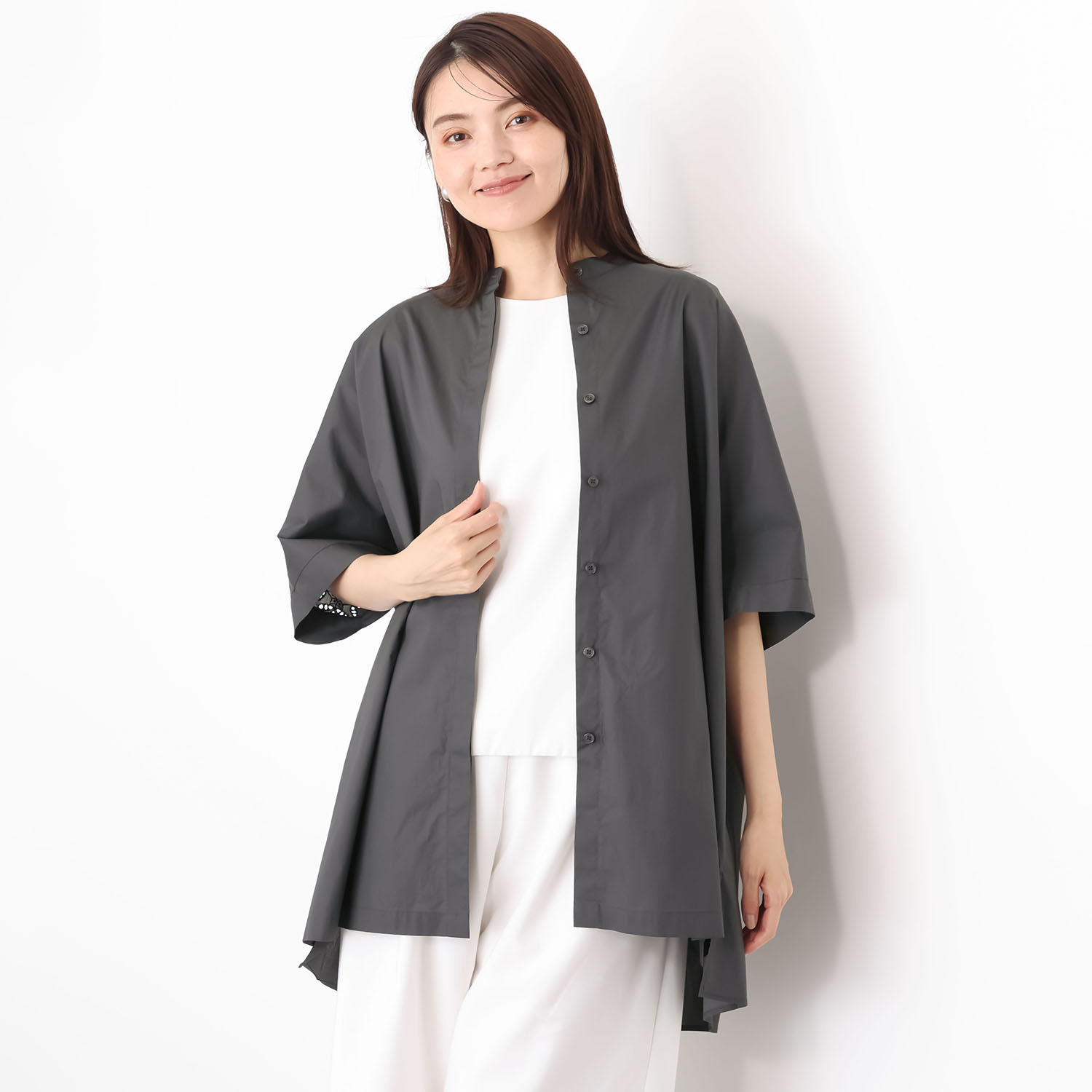 ナチュラルバイクリップ オリジナル刺しゅう柄 分量たっぷり オケージョンにも対応 デザインのインパクトある 大人刺しゅうブラウス