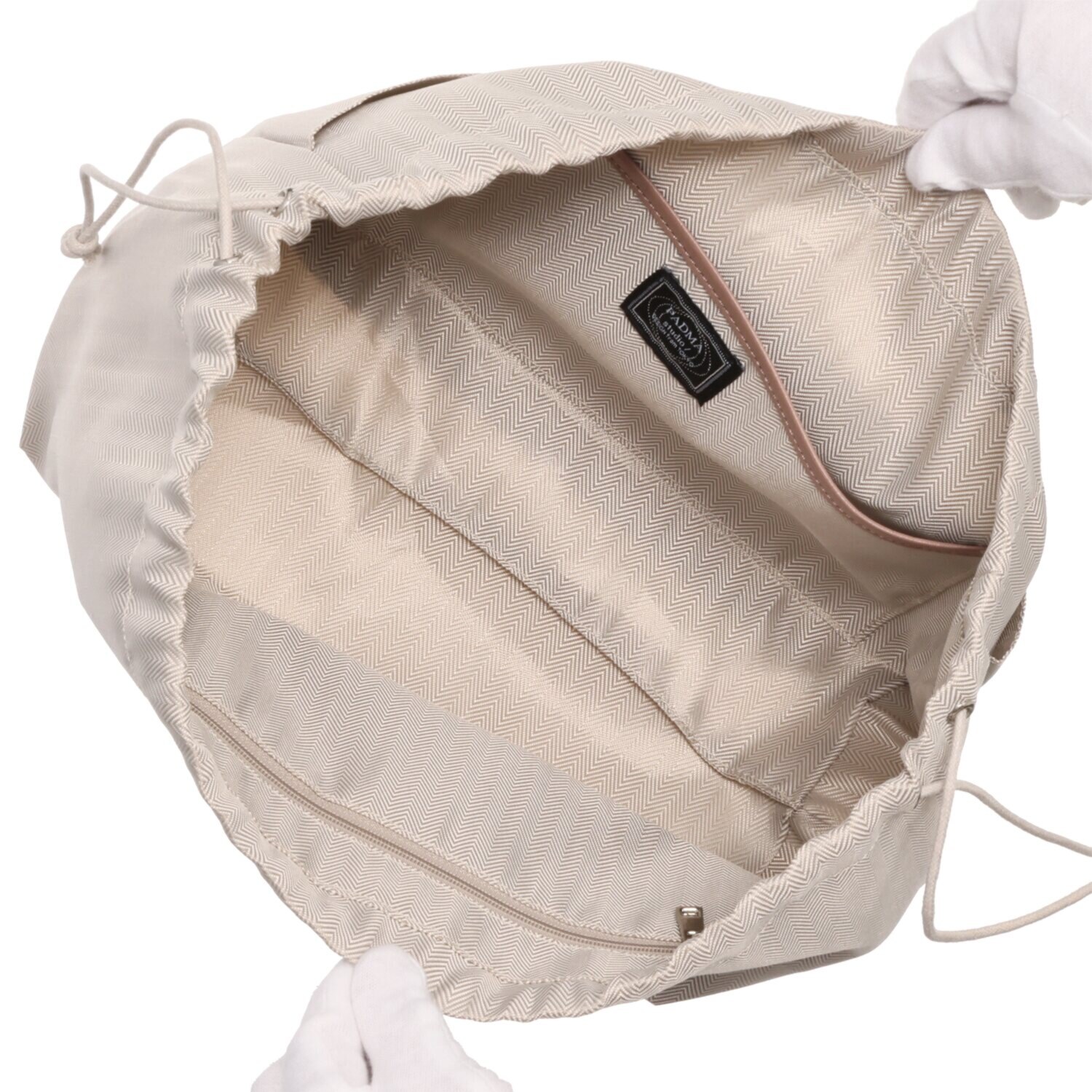 パドマ ボンボンチャーム付 イントレチャート トートバッグ ＜巾着インナーポーチ付＞