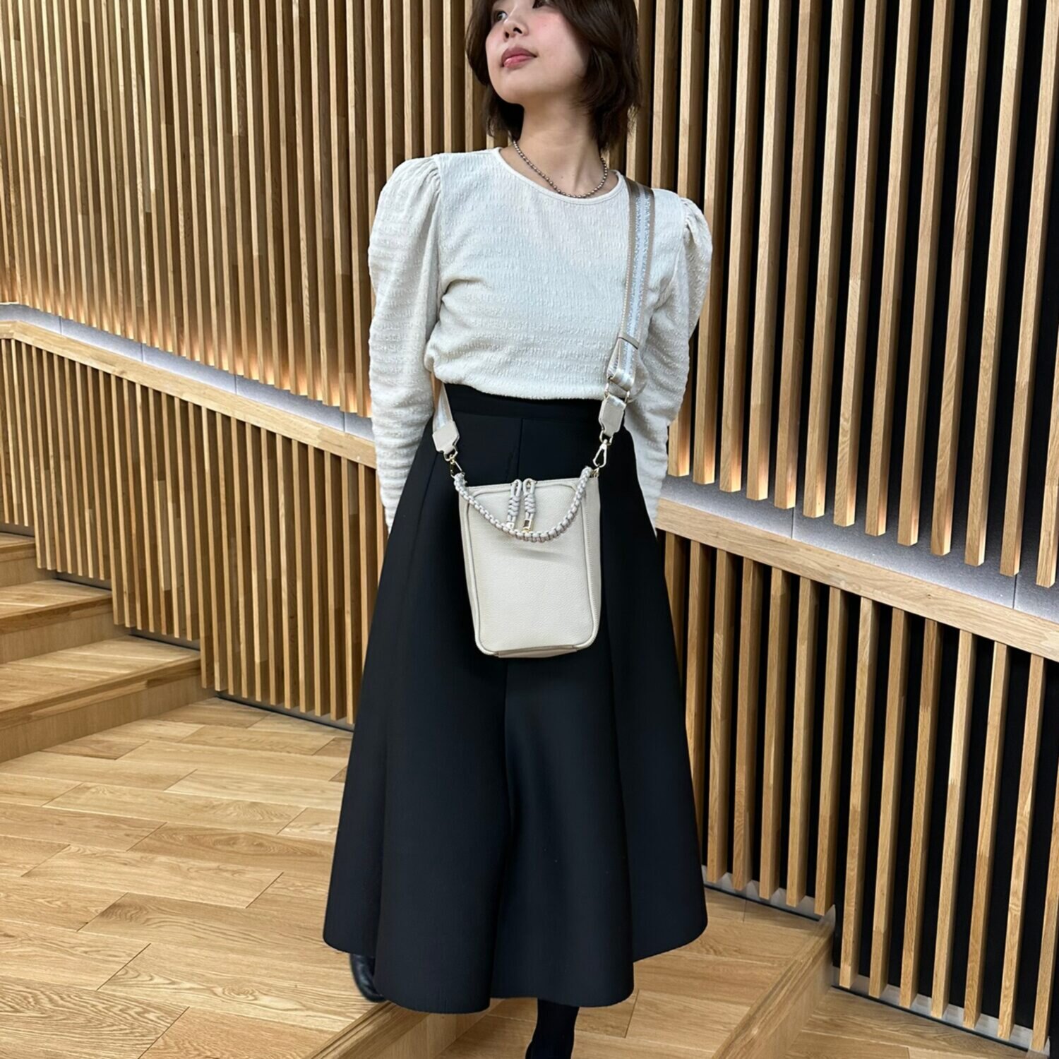 パドマ がばっと開いて コンパクトなのに大容量 牛革２ウェイバッグ