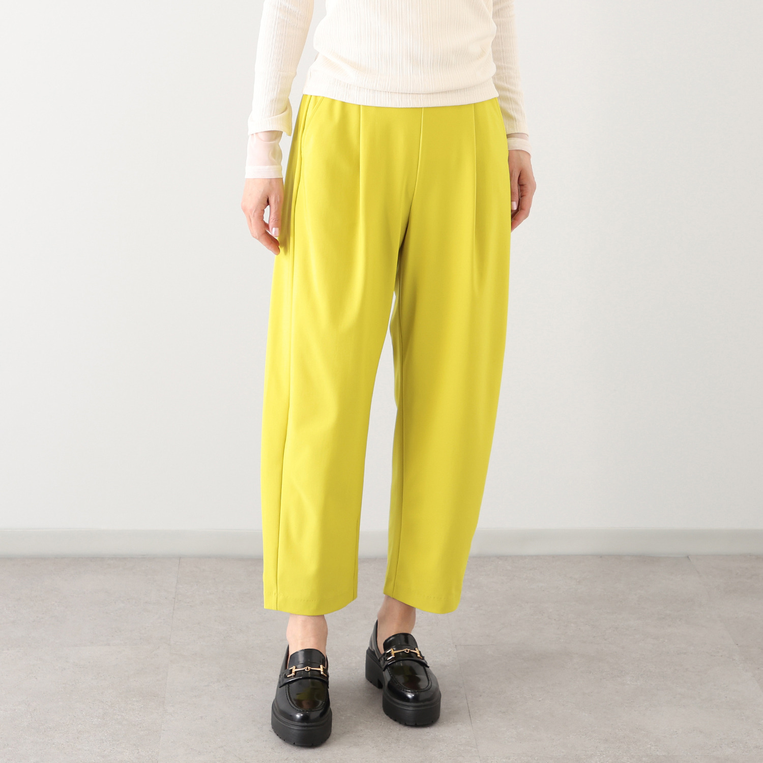 ラ・シュシュ ＵＶカット・接触冷感 吸水速乾 体形カバーが叶う タック入り カーヴィーパンツ