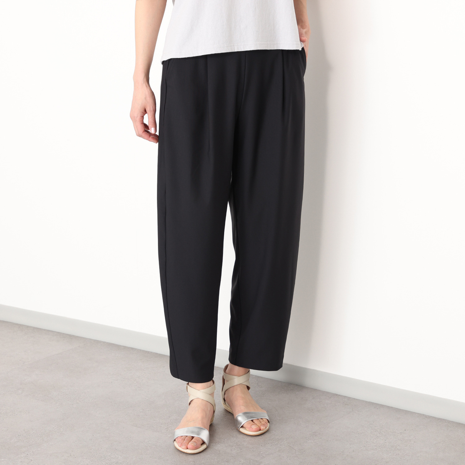 ラ・シュシュ ＵＶカット・接触冷感 吸水速乾 体形カバーが叶う タック入り カーヴィーパンツ