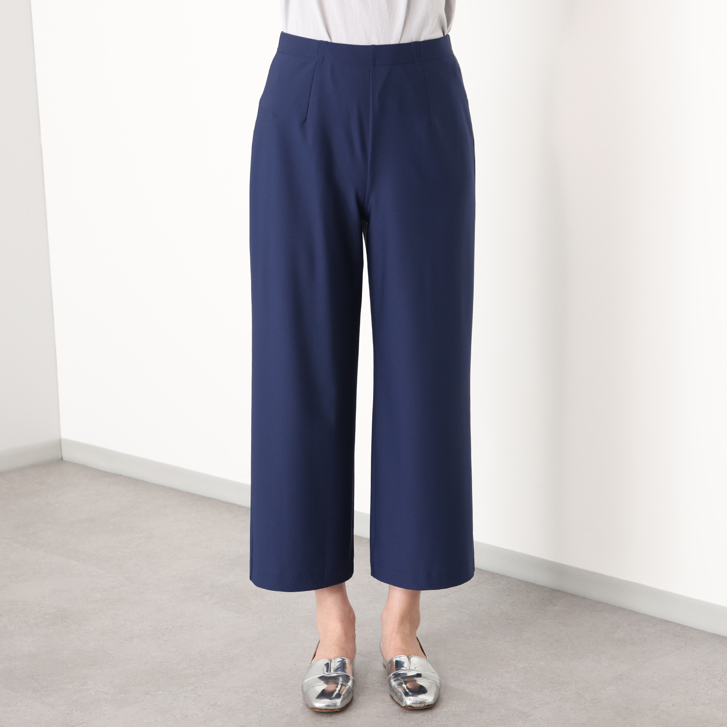 ラ・シュシュ ＵＶカット・接触冷感 吸水速乾 ３Ｄ設計の ダーツ入り セミワイドパンツ