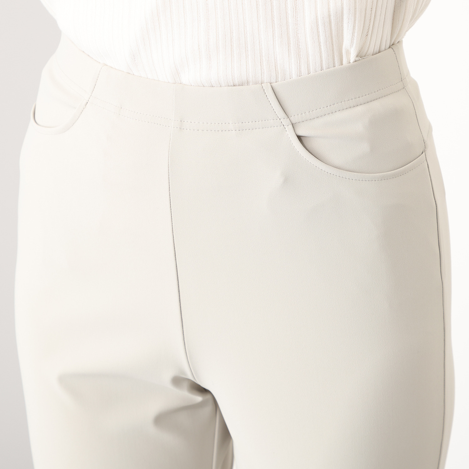 ラ・シュシュ ＵＶカット・接触冷感 はっ水 多機能素材の美脚パンツ ＜股下６３ｃｍ＞