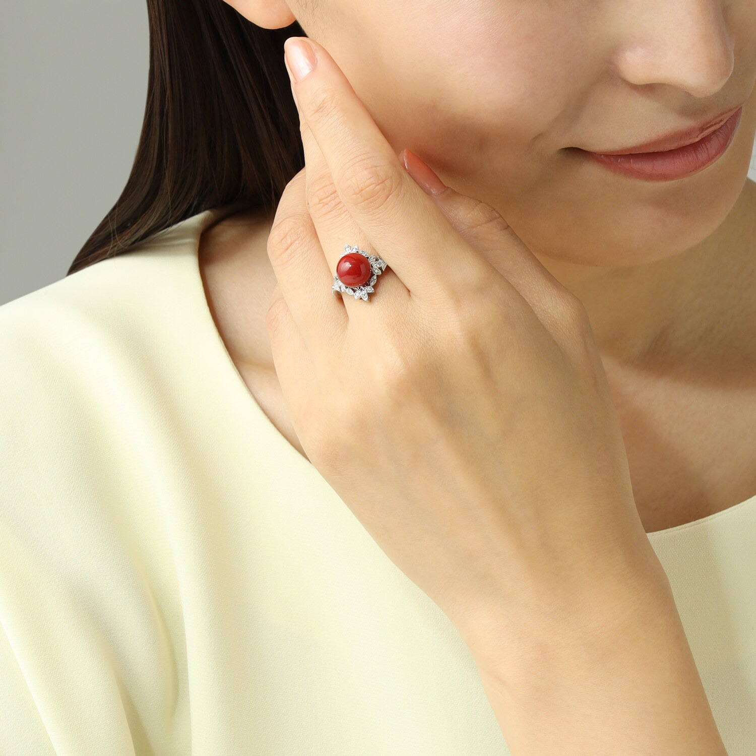 香瑚 プラチナ９００ 高知県産血赤珊瑚＆ ダイヤモンド 丸玉リング