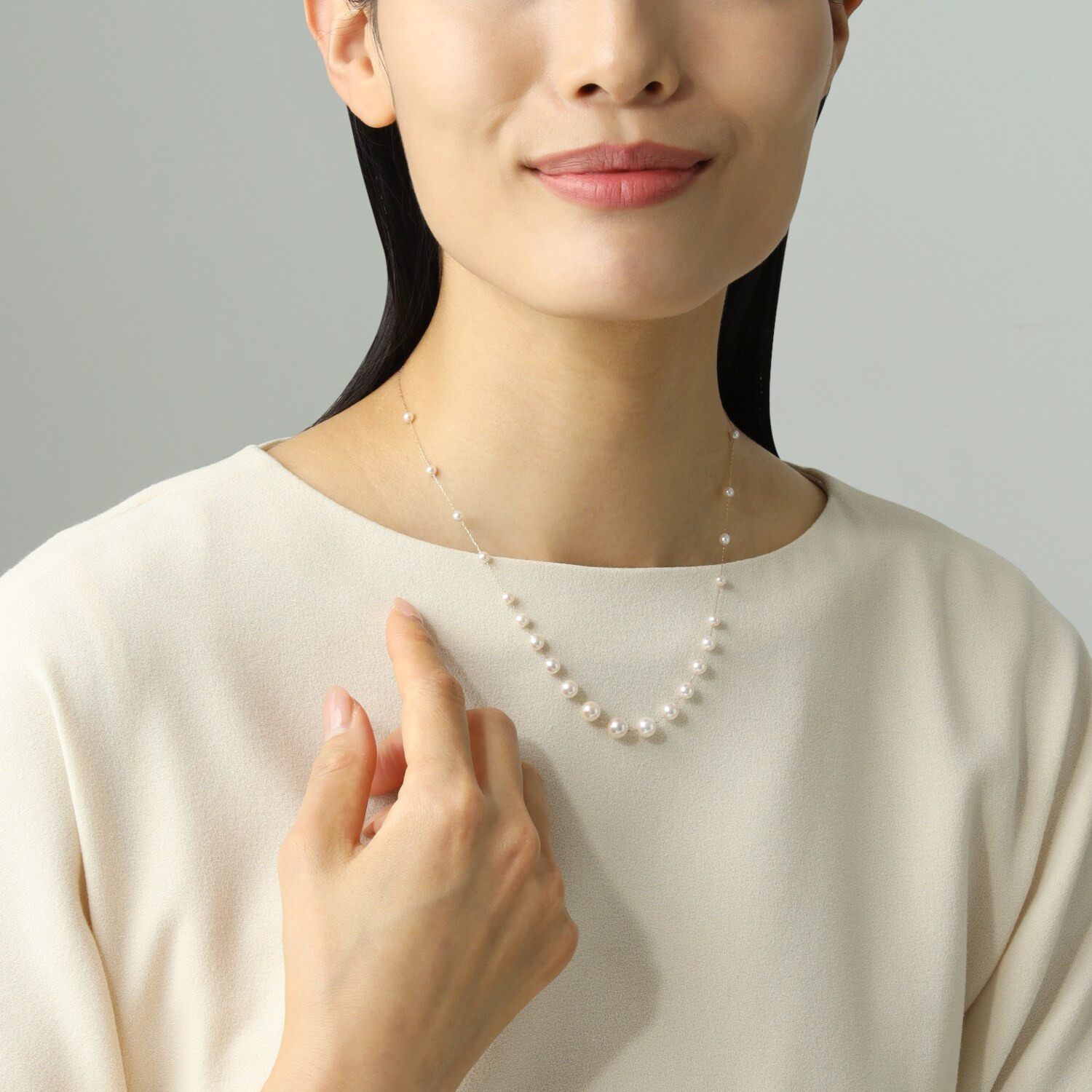 ジュペレ １８Ｋ 国産アコヤパール ベビーサイズミックス フローティングムーン ステーションネックレス